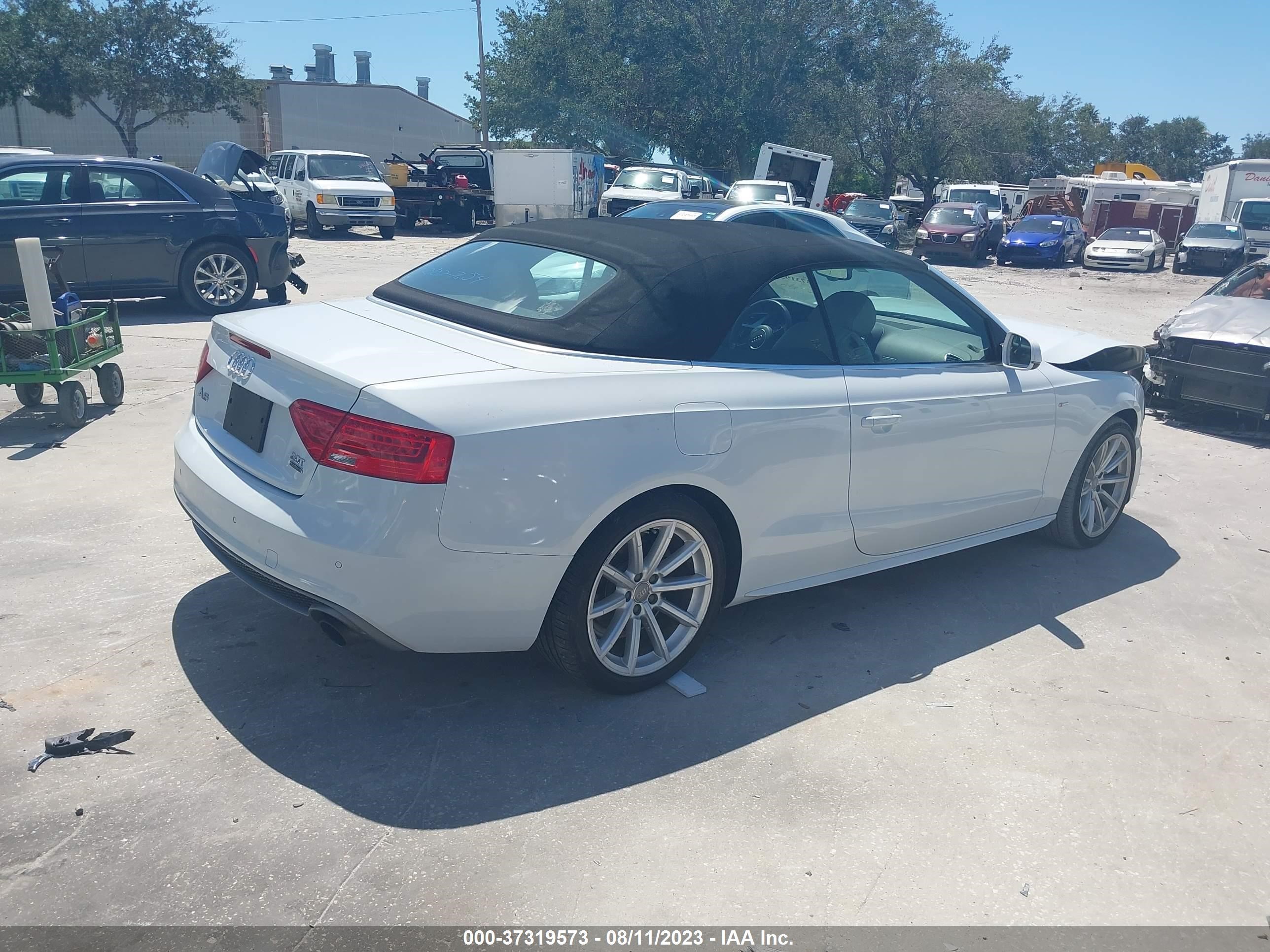 Photo 3 VIN: WAUM2AFH4GN003959 - AUDI A5 