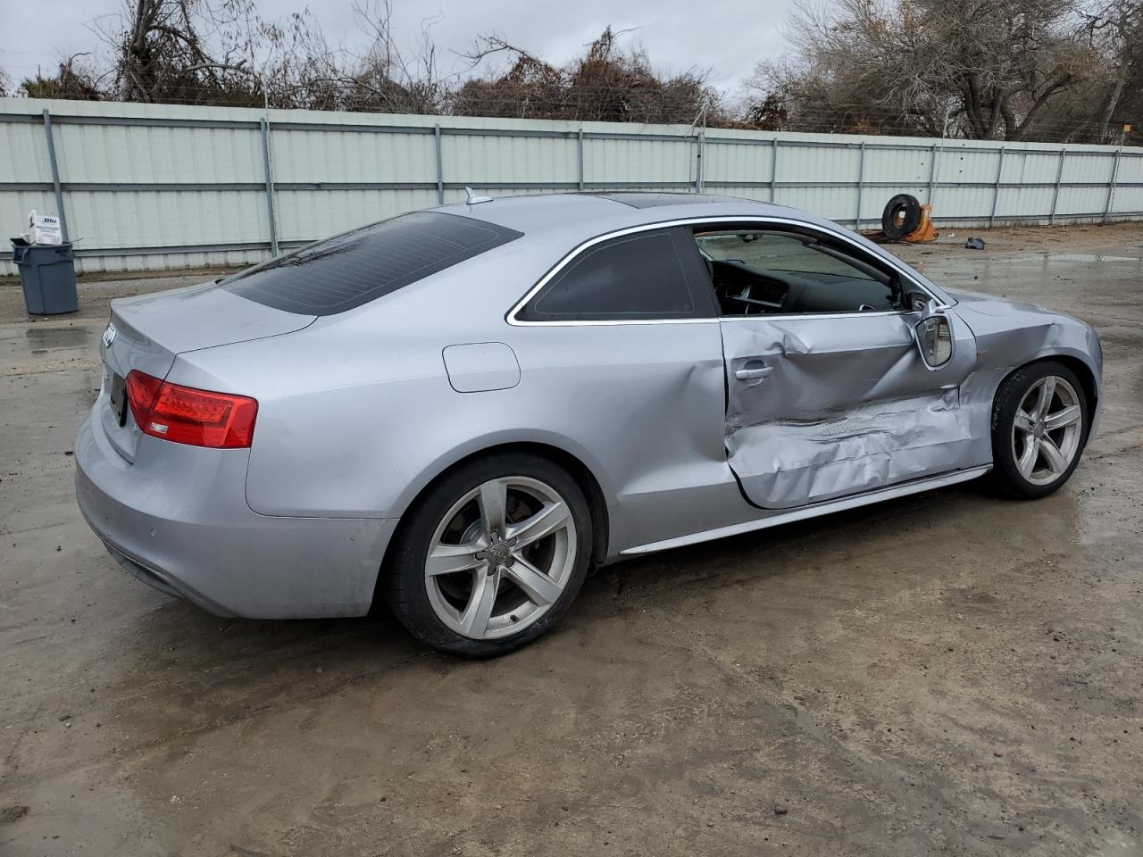 Photo 2 VIN: WAUM2AFR1GA030553 - AUDI A5 