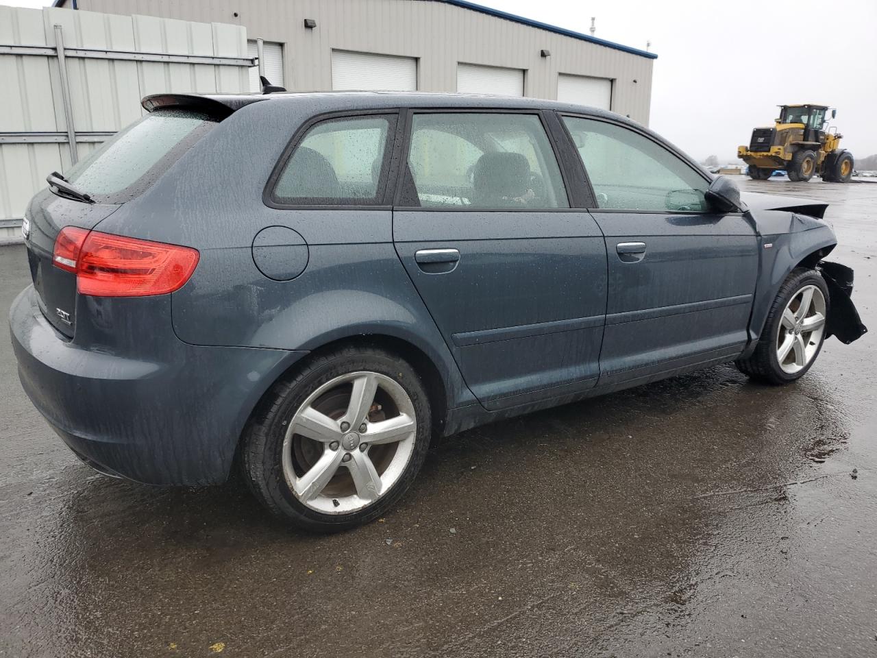 Photo 2 VIN: WAUMFAFM0CA107335 - AUDI A3 