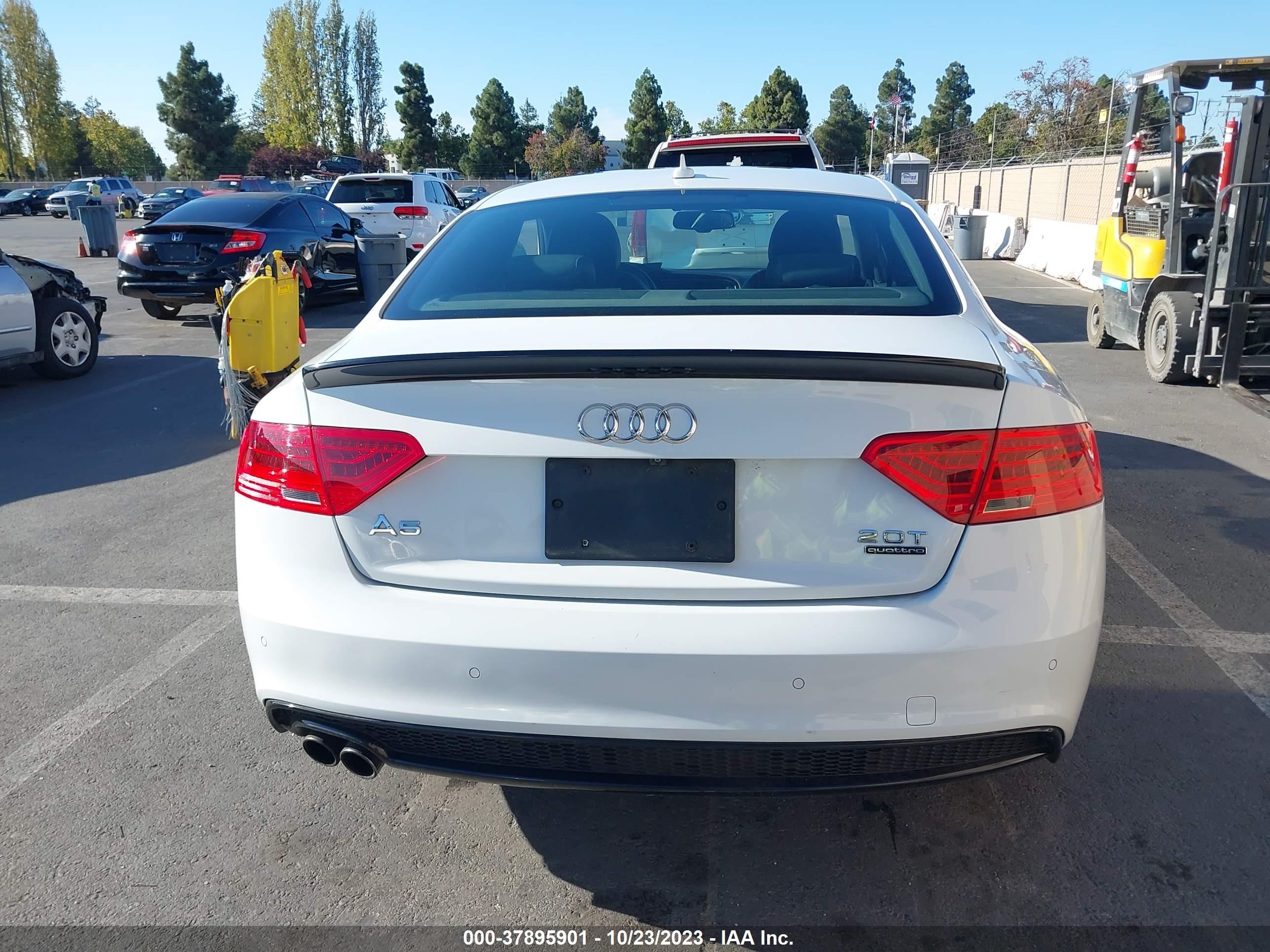 Photo 15 VIN: WAUMFAFR8FA044470 - AUDI A5 