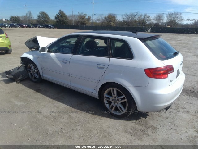 Photo 2 VIN: WAUMFCFMXCA023843 - AUDI A3 