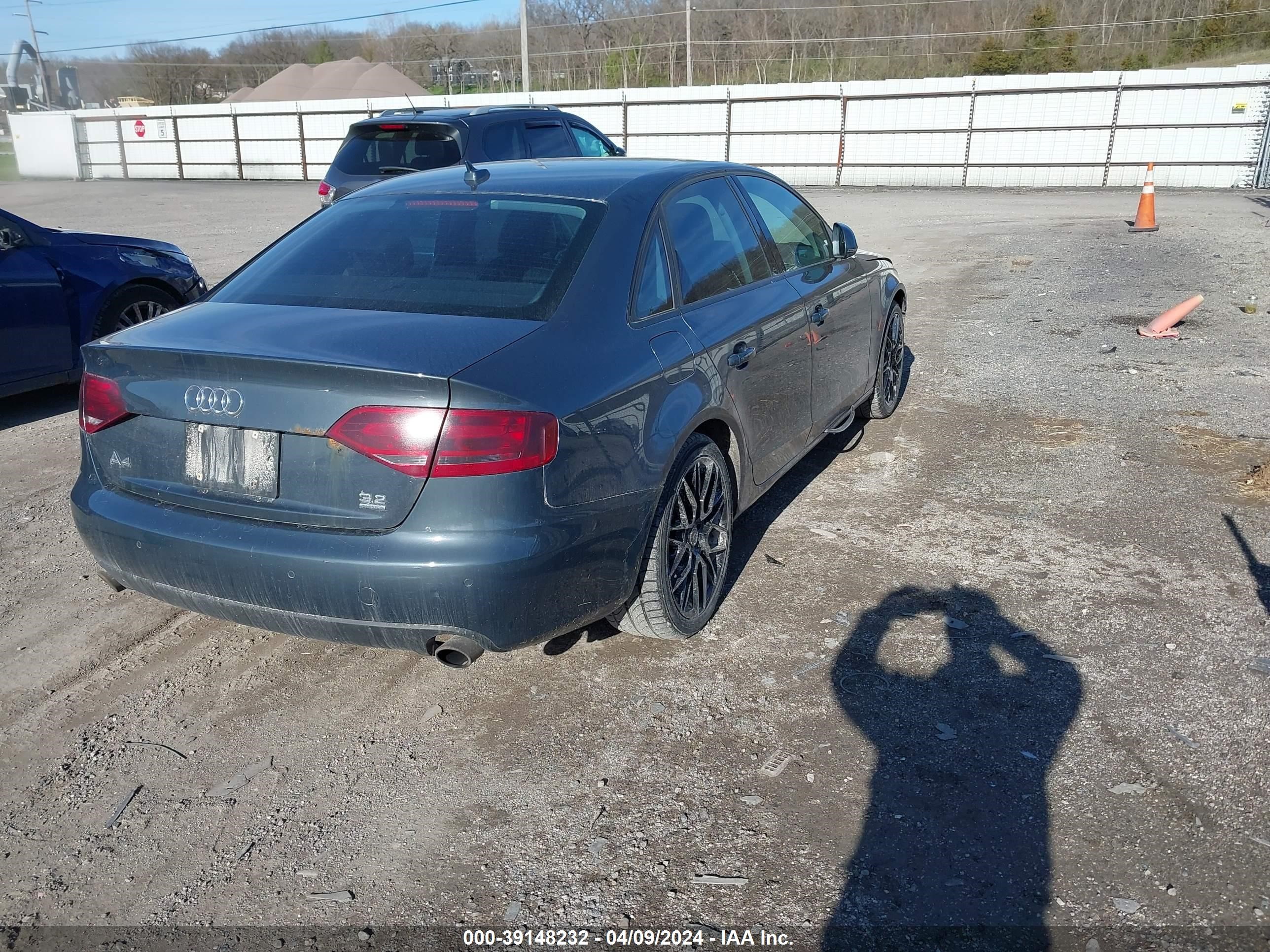 Photo 3 VIN: WAUMK78K29N048882 - AUDI A4 