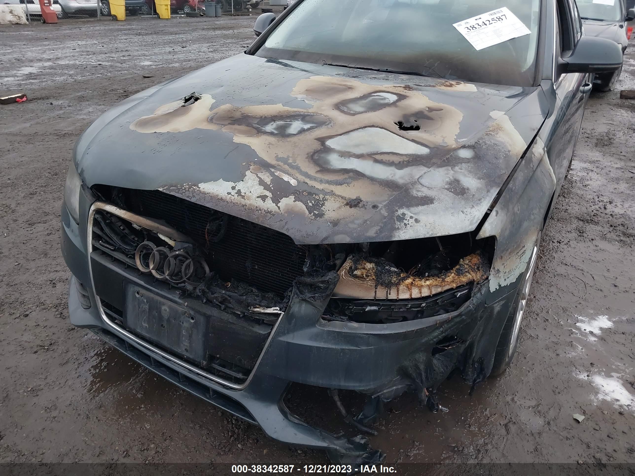 Photo 5 VIN: WAUMK78KX9N049004 - AUDI A4 