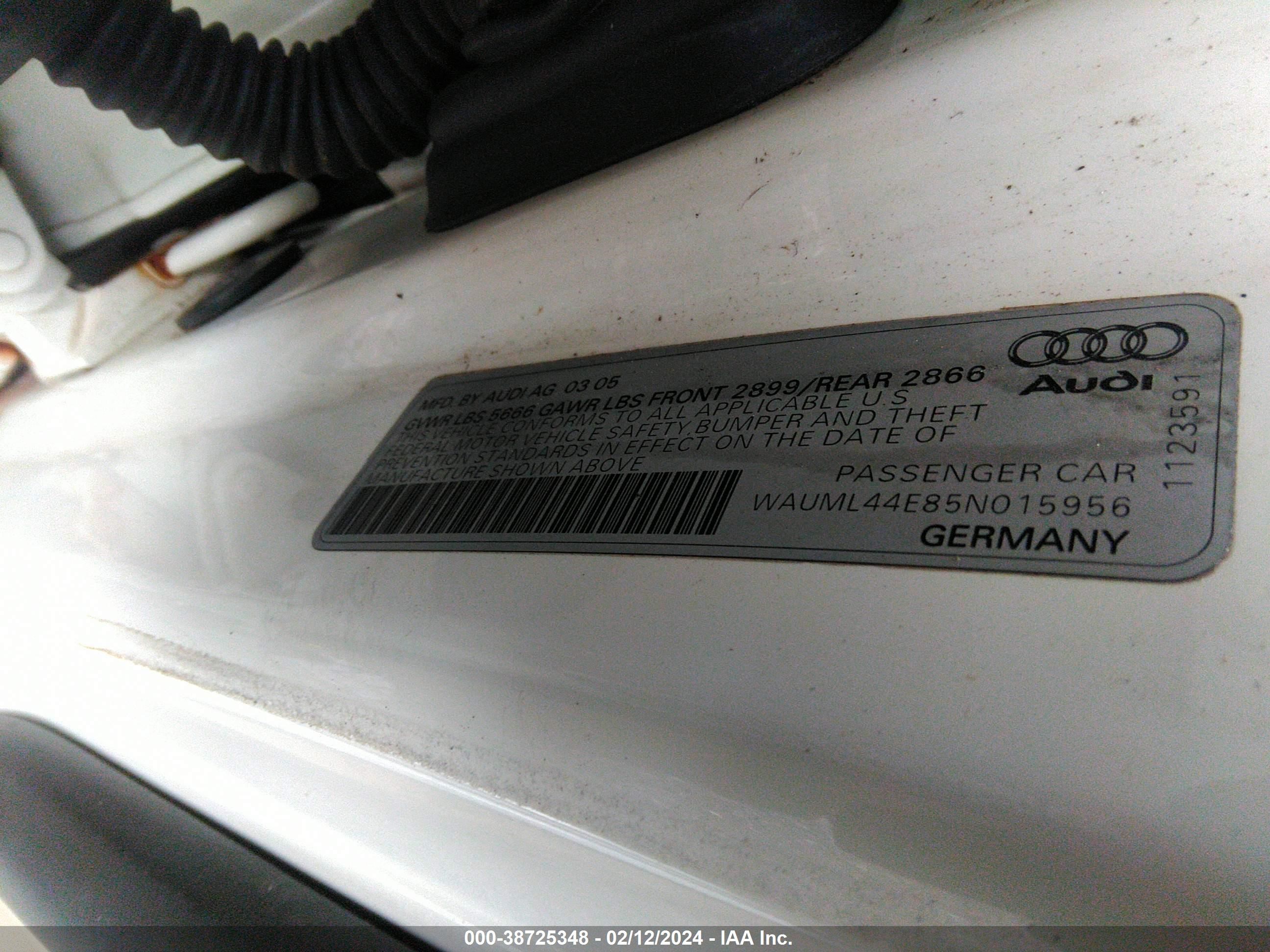 Photo 8 VIN: WAUML44E85N015956 - AUDI A8 