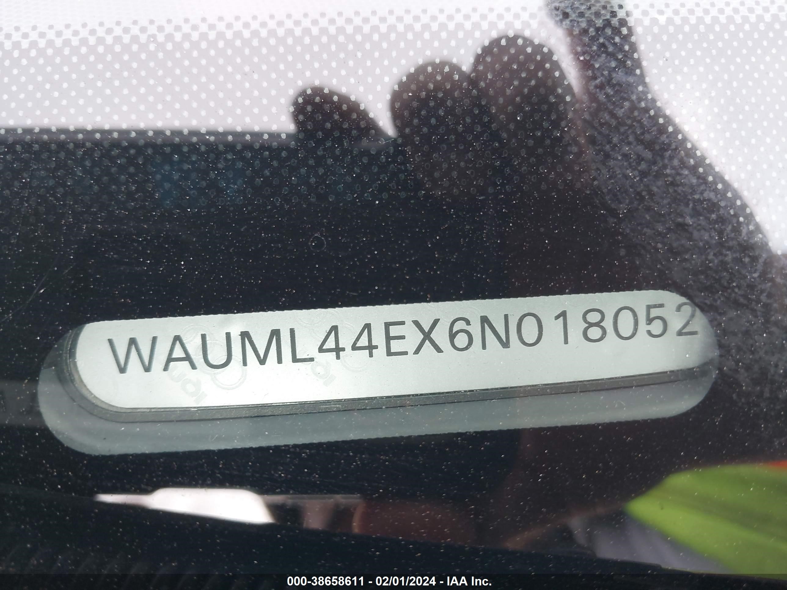 Photo 8 VIN: WAUML44EX6N018052 - AUDI A8 