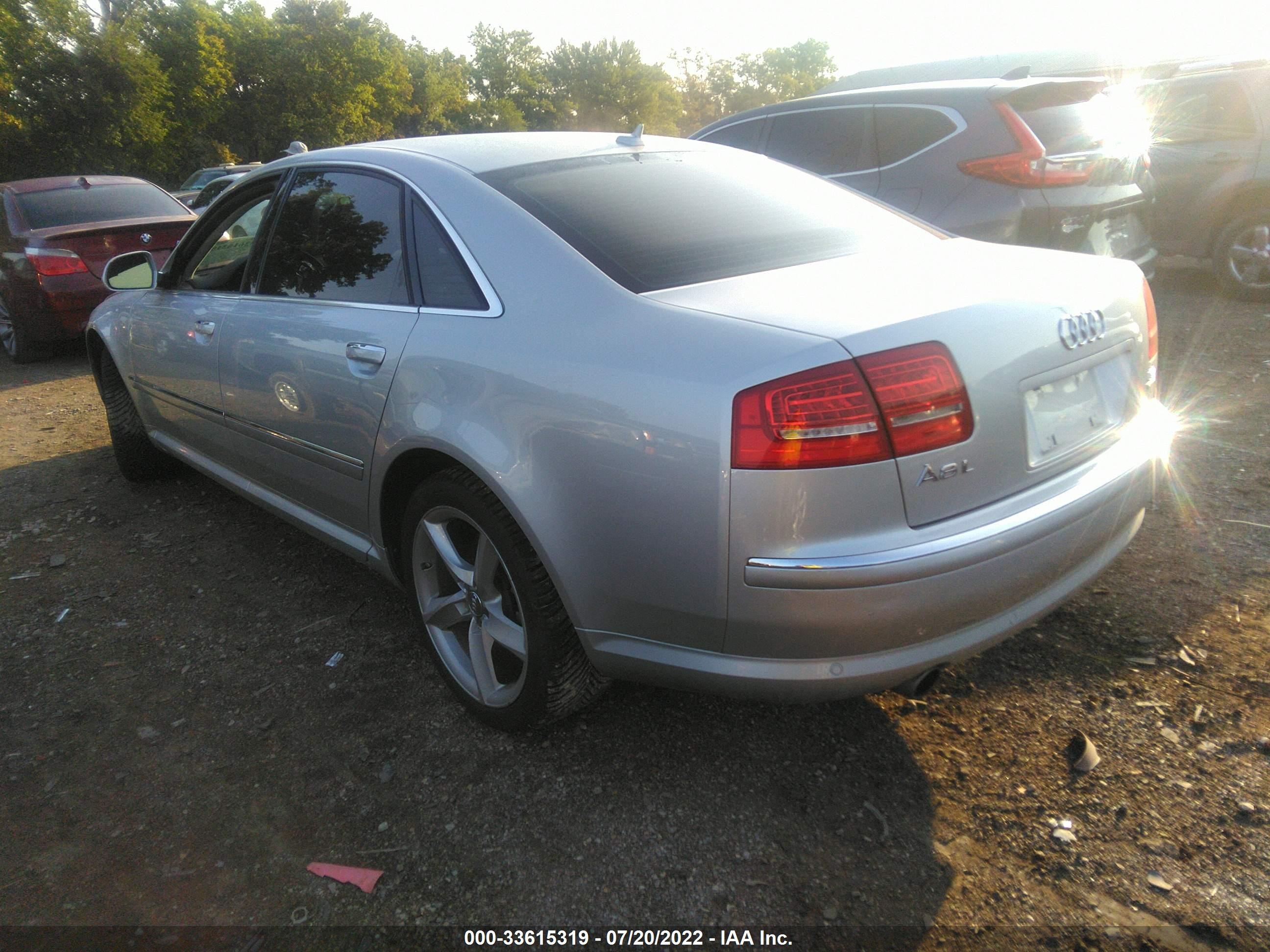 Photo 2 VIN: WAUMV94E68N012100 - AUDI A8 