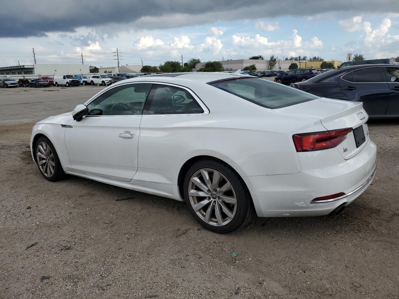 Photo 1 VIN: WAUNNAF55JA029275 - AUDI A5 