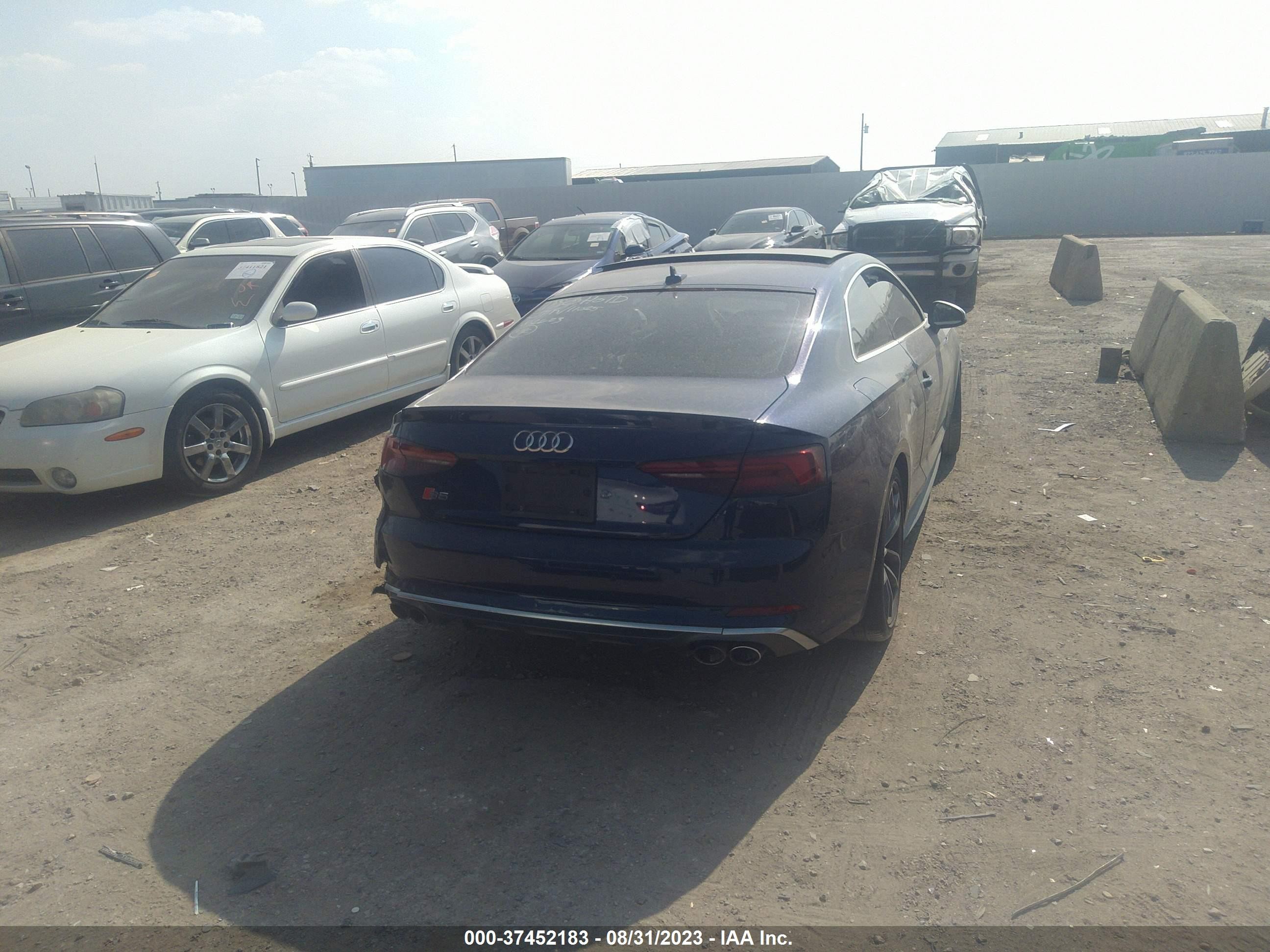 Photo 14 VIN: WAUP4AF51JA021850 - AUDI S5 