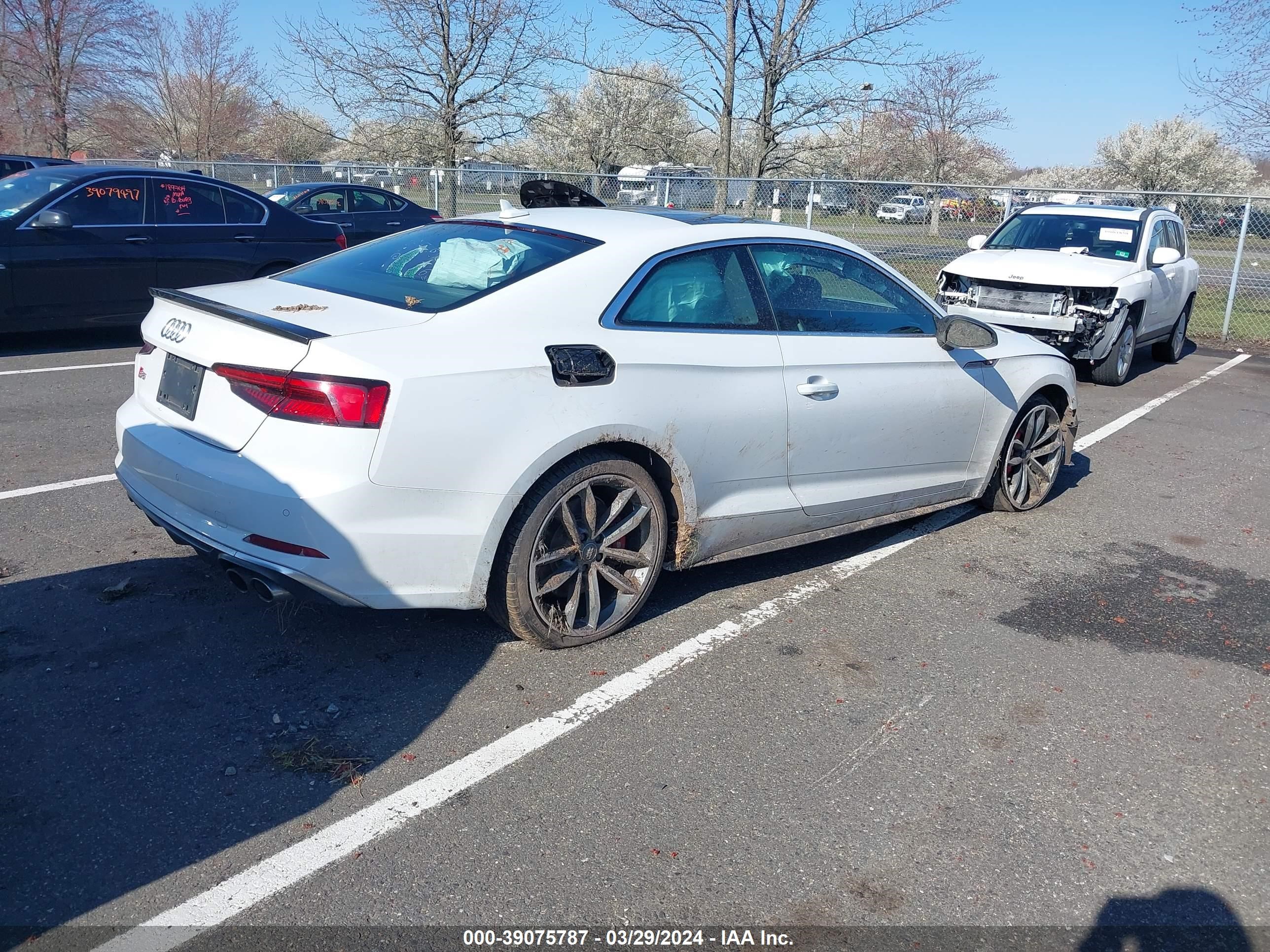 Photo 3 VIN: WAUP4AF55JA022886 - AUDI S5 