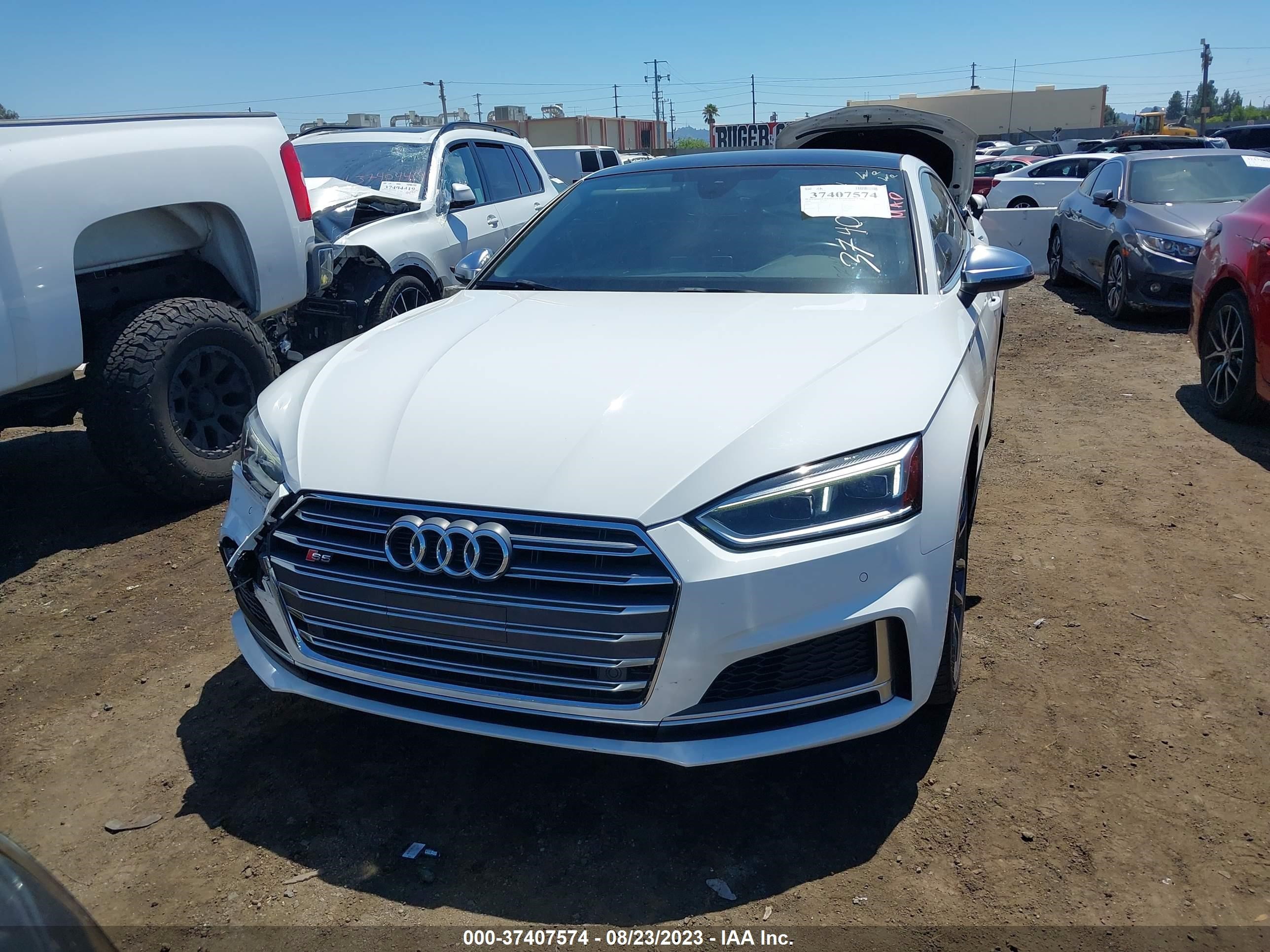 Photo 11 VIN: WAUP4AF55JA121627 - AUDI S5 