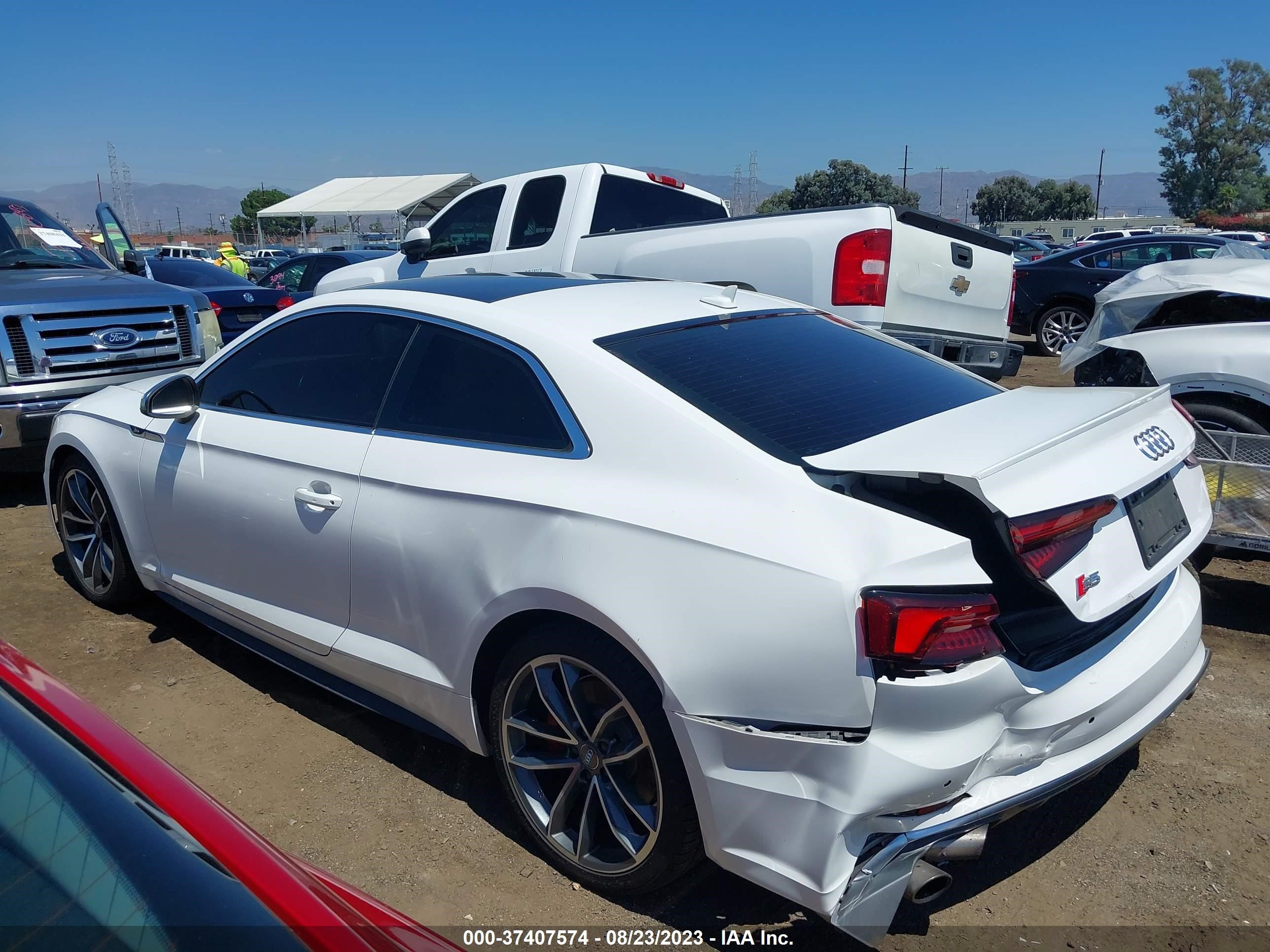 Photo 13 VIN: WAUP4AF55JA121627 - AUDI S5 