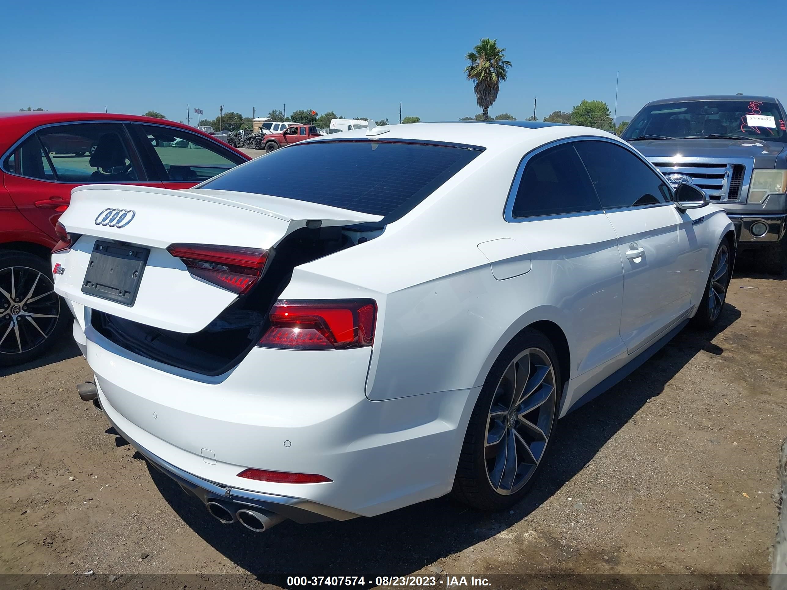 Photo 3 VIN: WAUP4AF55JA121627 - AUDI S5 