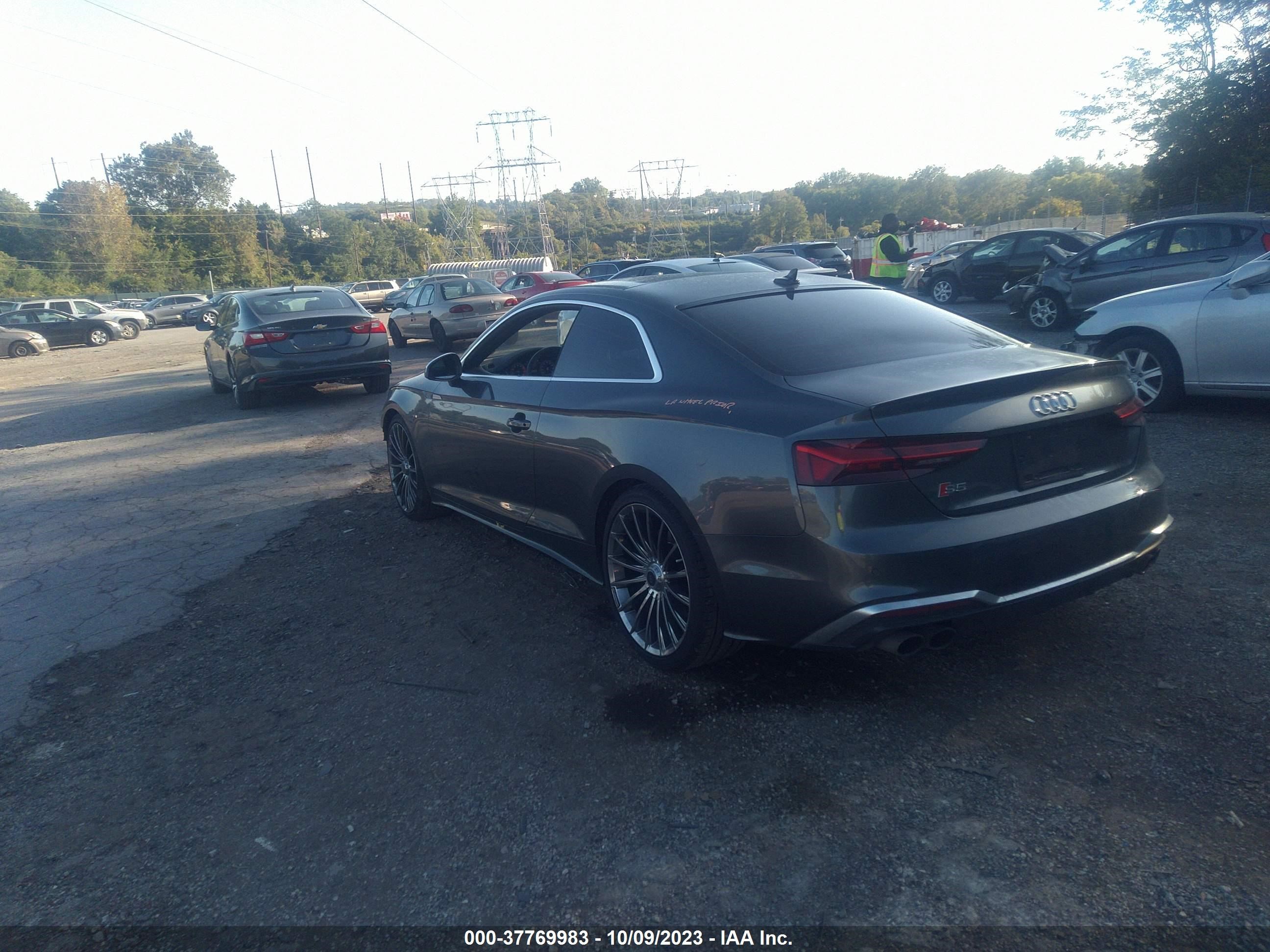 Photo 2 VIN: WAUP4AF56NA031487 - AUDI S5 