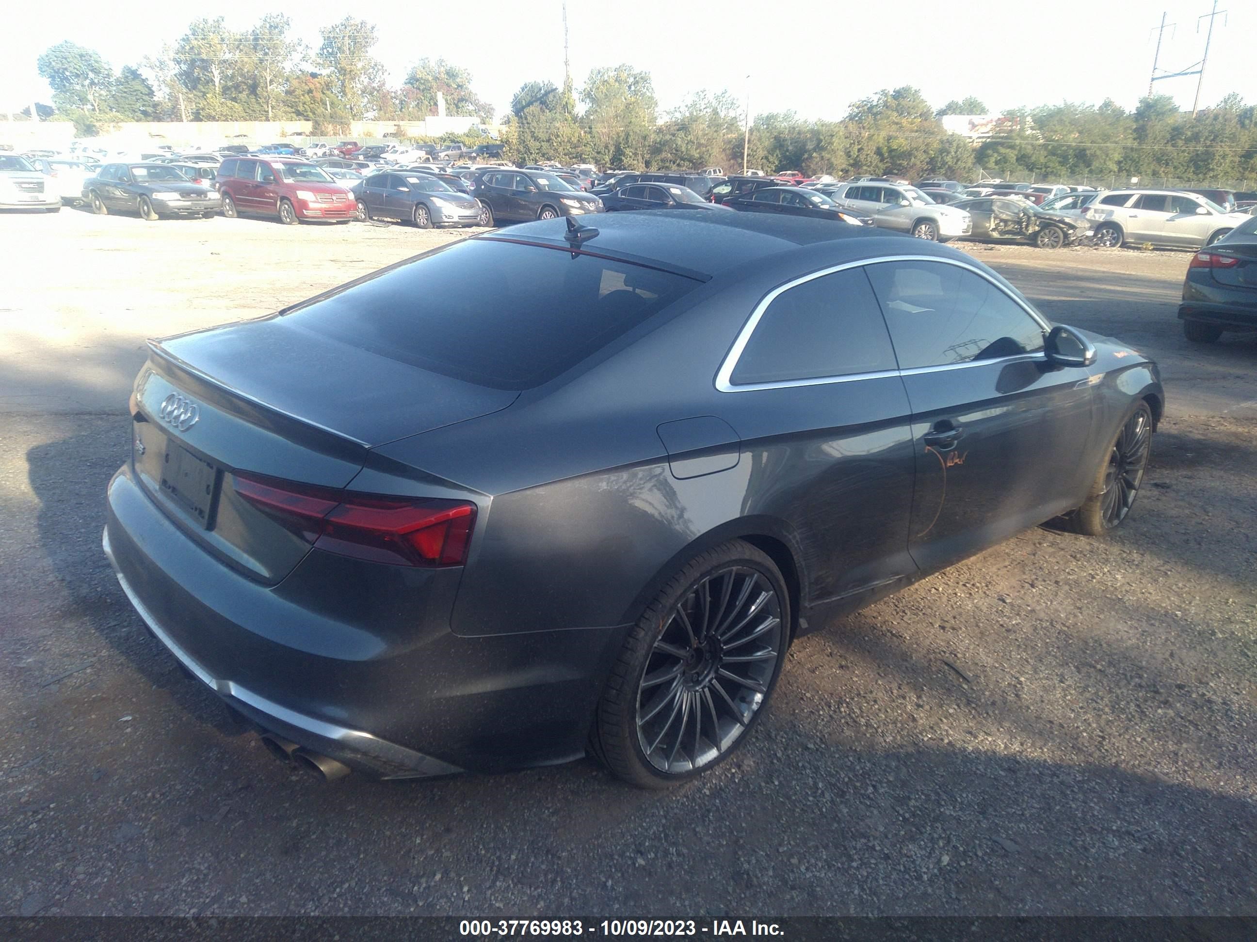 Photo 3 VIN: WAUP4AF56NA031487 - AUDI S5 