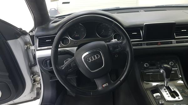 Photo 13 VIN: WAUPN44E37N009475 - AUDI S8 