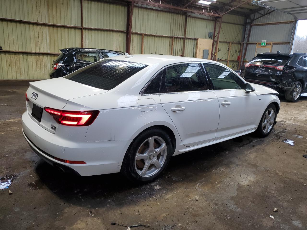 Photo 2 VIN: WAUPNAF4XJA225549 - AUDI A4 