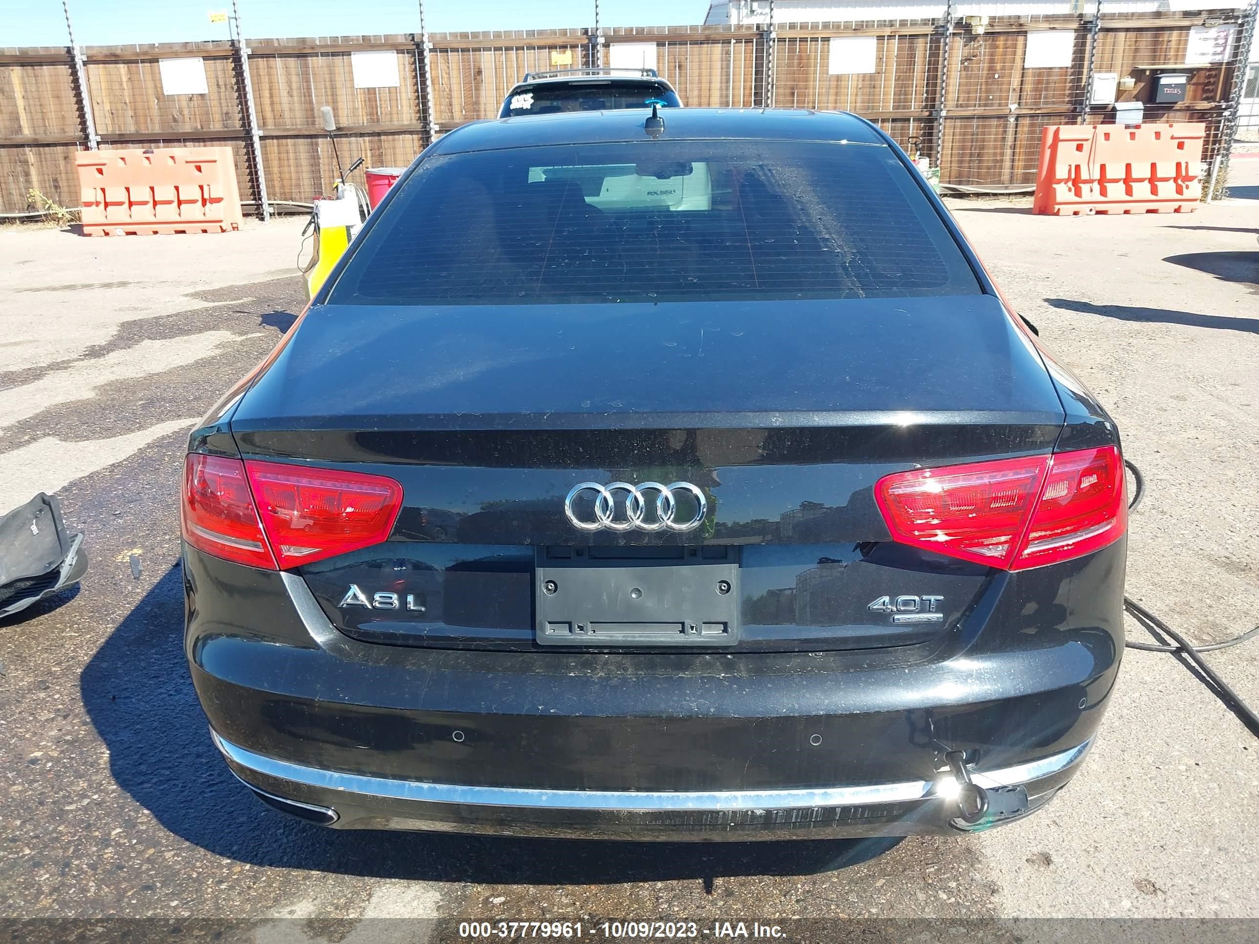 Photo 15 VIN: WAUR2AFD1DN010303 - AUDI A8 