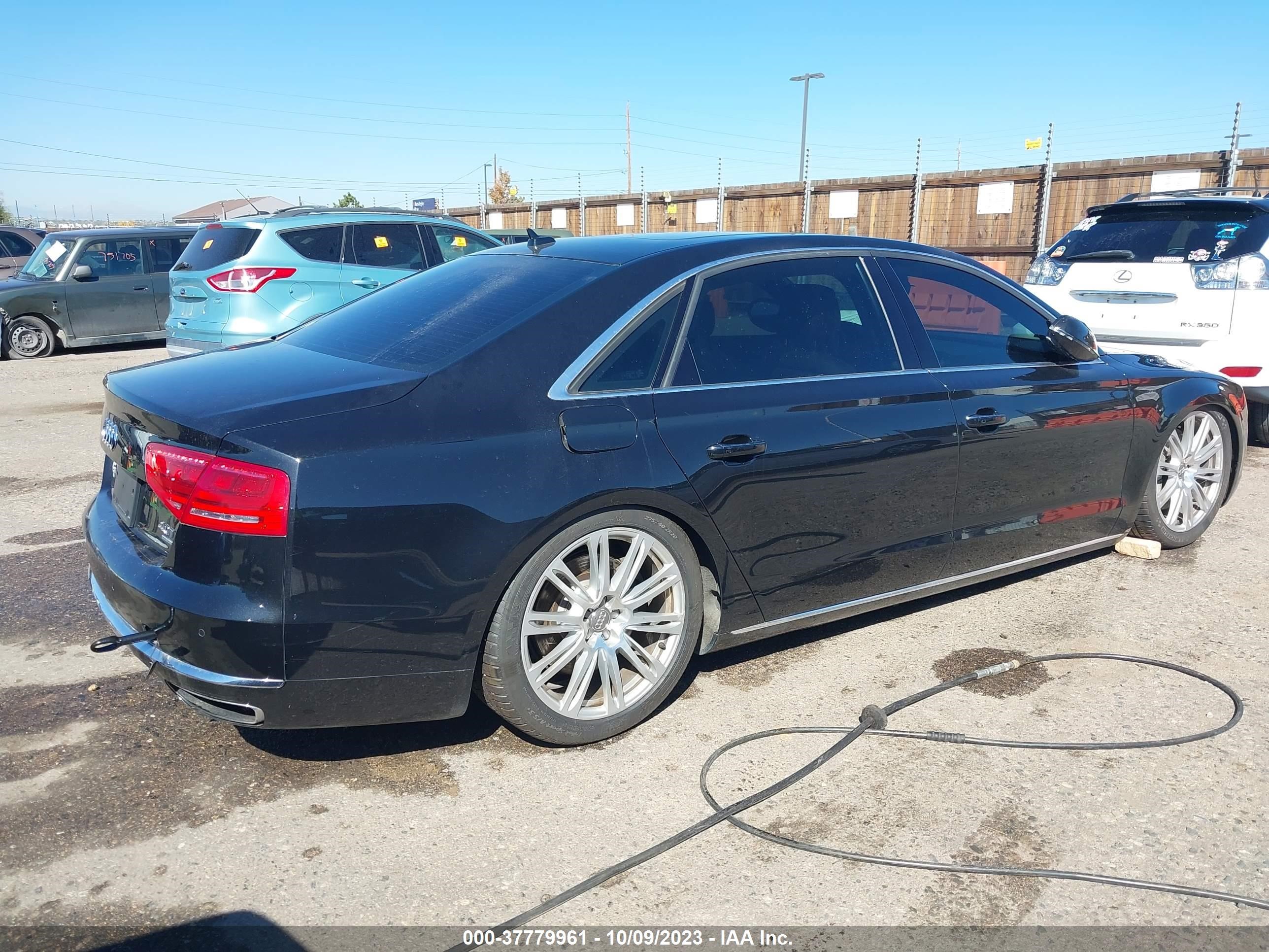 Photo 3 VIN: WAUR2AFD1DN010303 - AUDI A8 