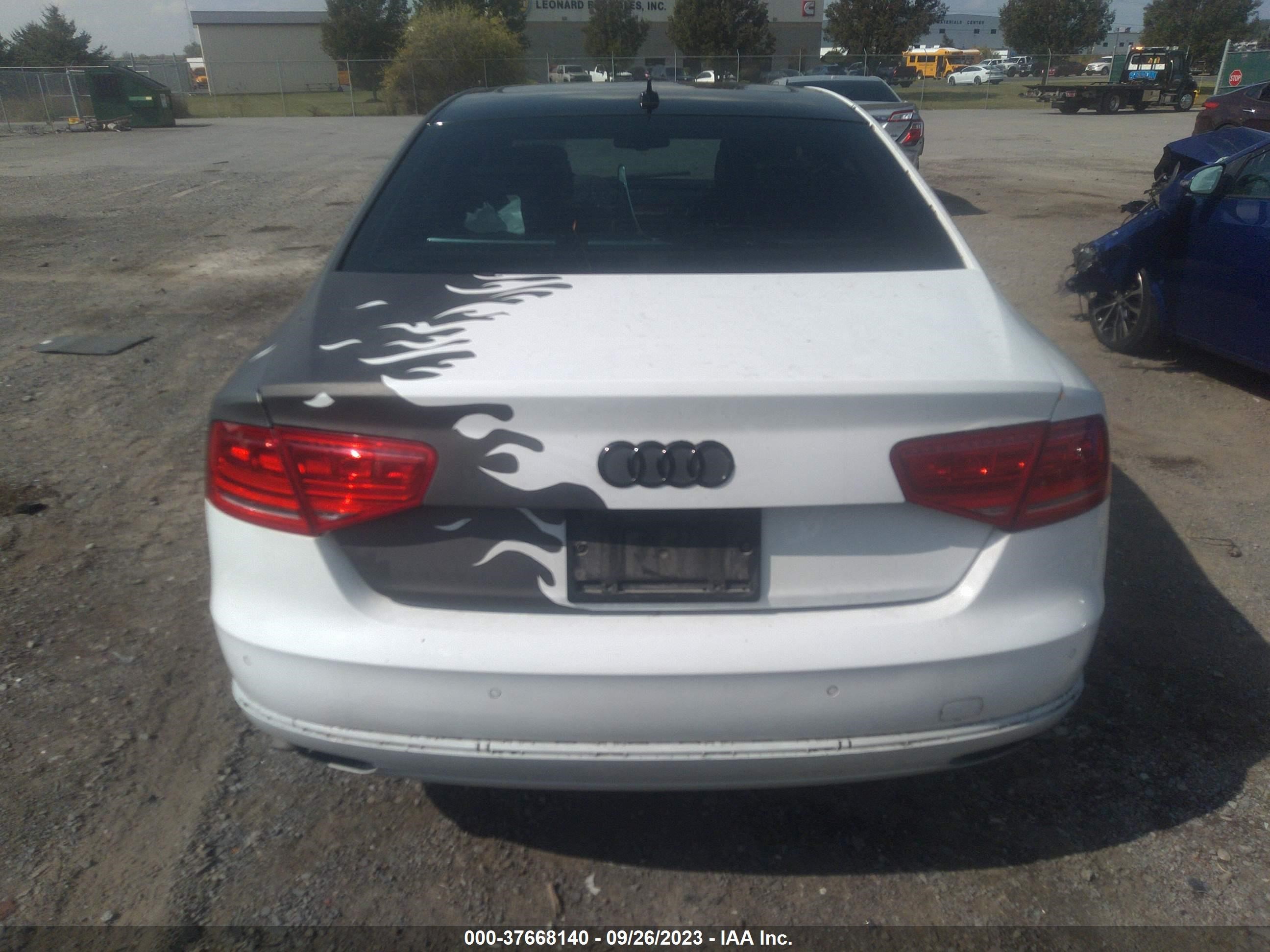 Photo 15 VIN: WAUR2AFD9EN013855 - AUDI A8 