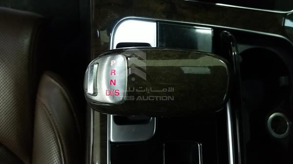 Photo 25 VIN: WAUR2BFD6DN018077 - AUDI A8 