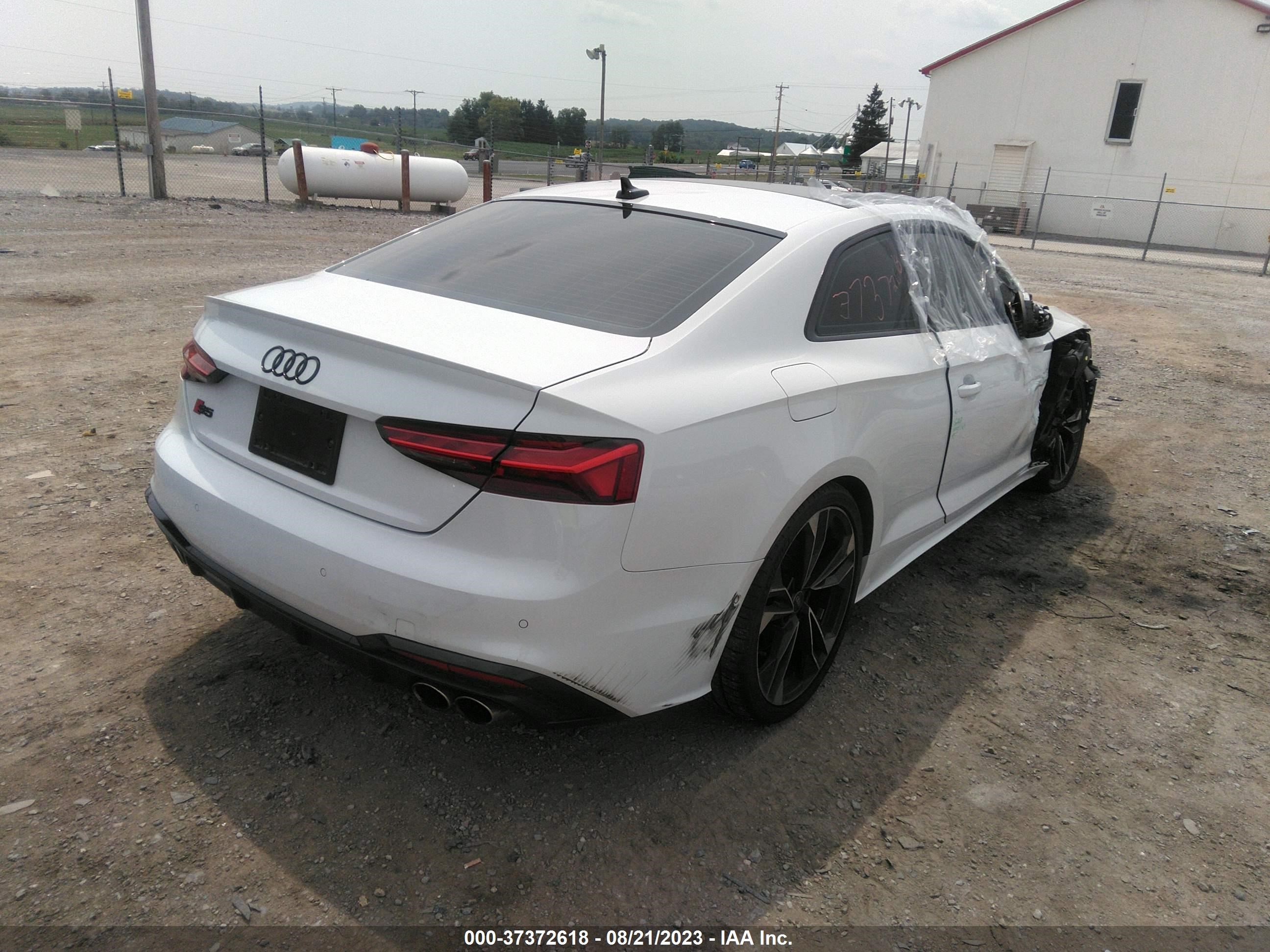 Photo 3 VIN: WAUR4AF59MA063261 - AUDI S5 