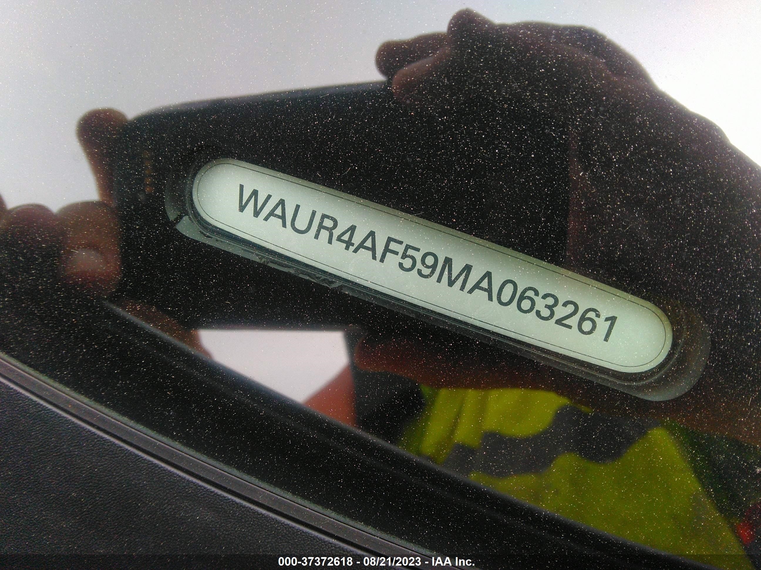 Photo 8 VIN: WAUR4AF59MA063261 - AUDI S5 