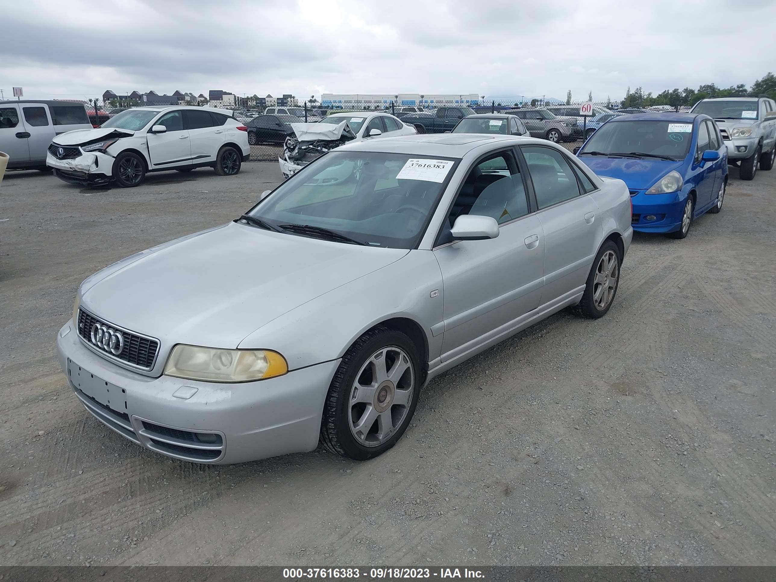 Photo 1 VIN: WAURD68D72A001002 - AUDI S4 