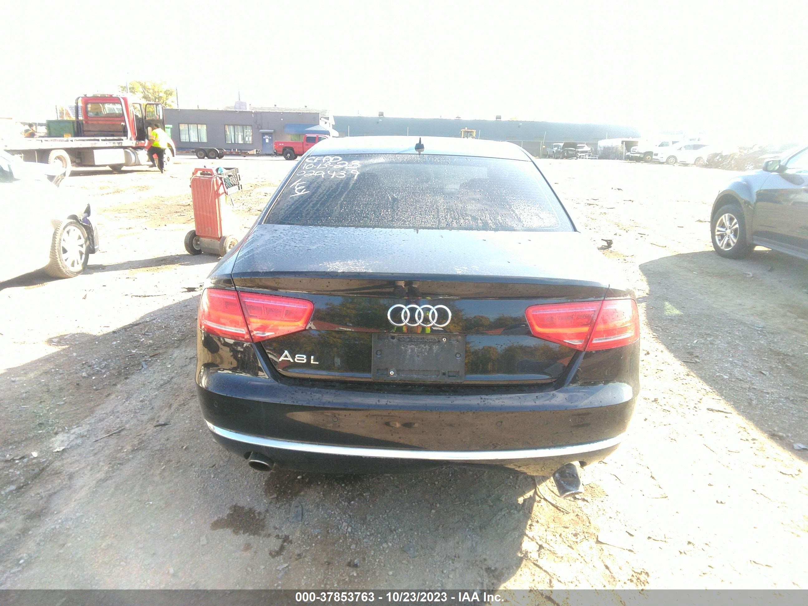 Photo 15 VIN: WAURGAFD9DN029439 - AUDI A8 