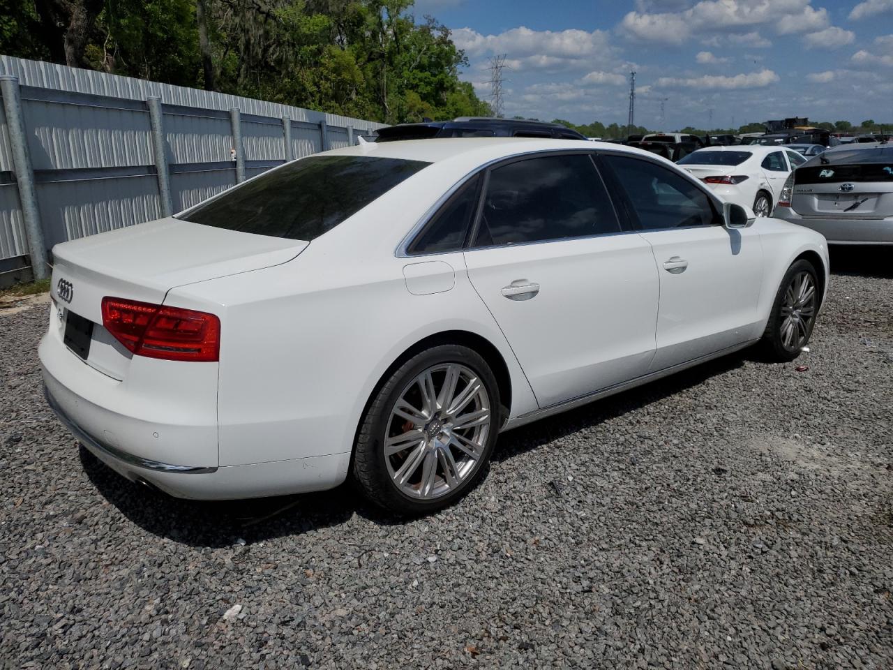 Photo 2 VIN: WAURGAFDXDN017123 - AUDI A8 