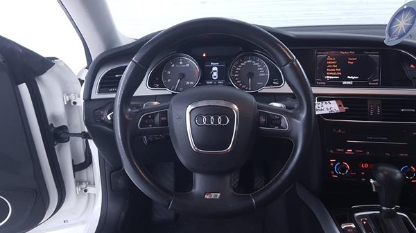 Photo 13 VIN: WAURV68T29A044533 - AUDI S5 