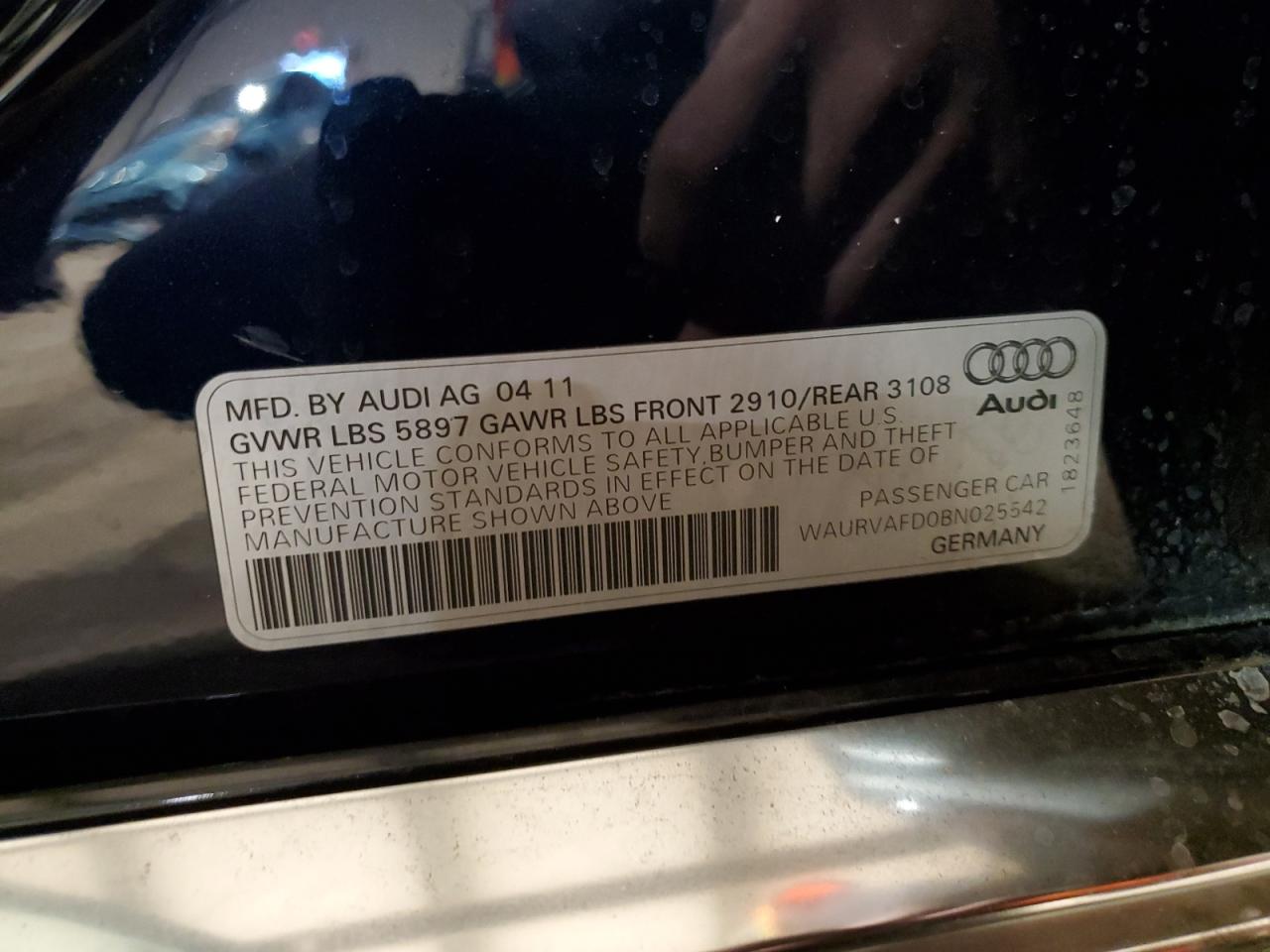 Photo 11 VIN: WAURVAFD0BN025542 - AUDI A8 