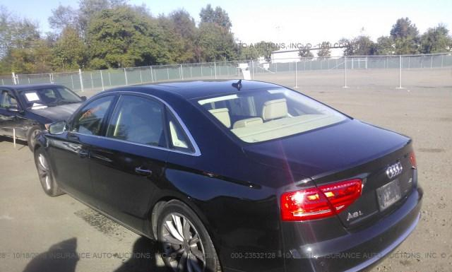 Photo 2 VIN: WAURVAFD7CN033803 - AUDI A8 