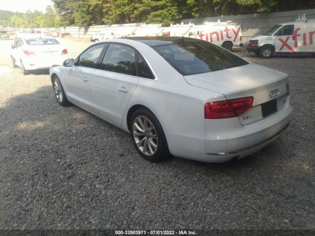 Photo 2 VIN: WAURVAFD7CN035695 - AUDI A8 L 