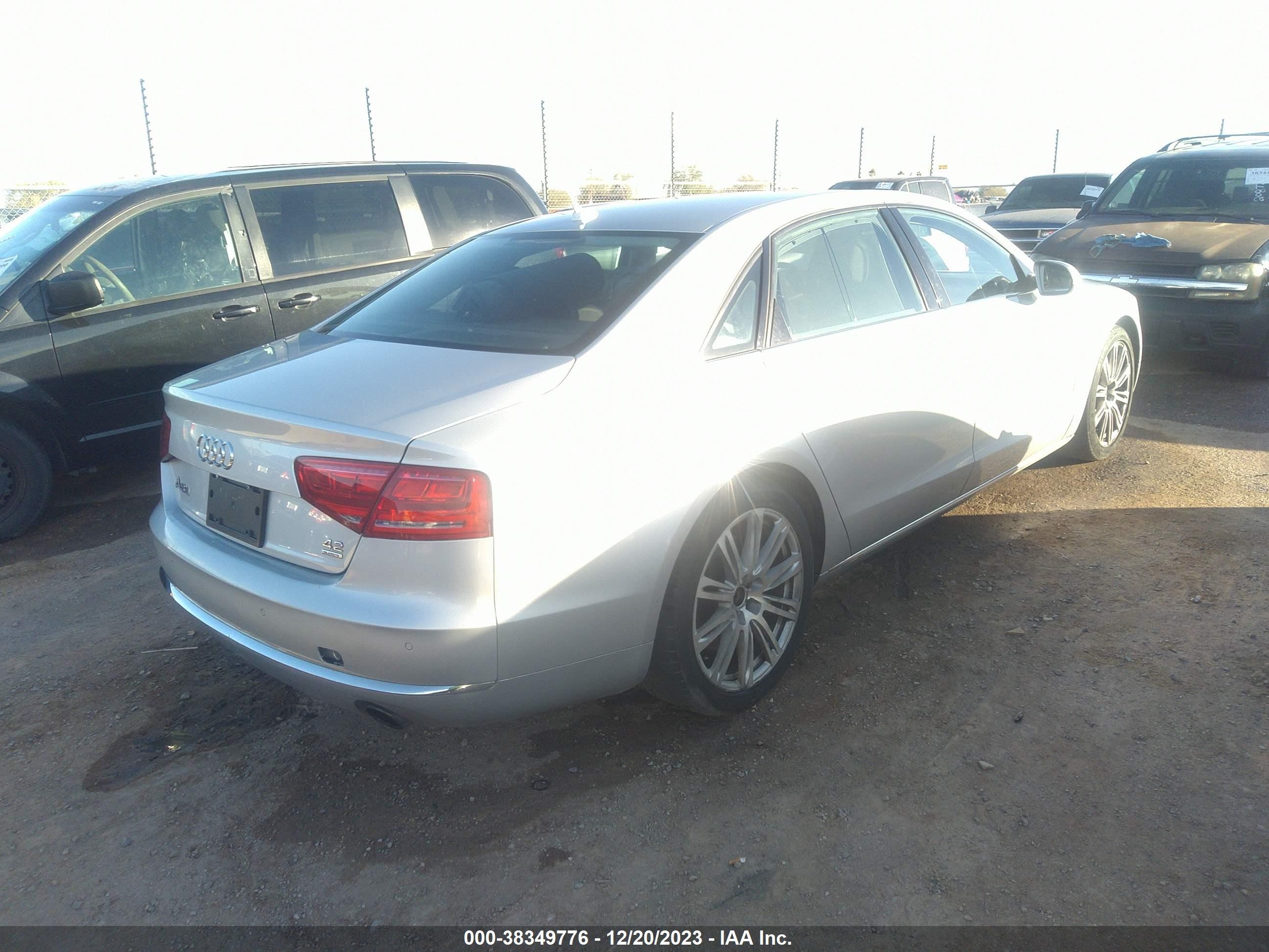 Photo 3 VIN: WAURVAFDXCN020687 - AUDI A8 