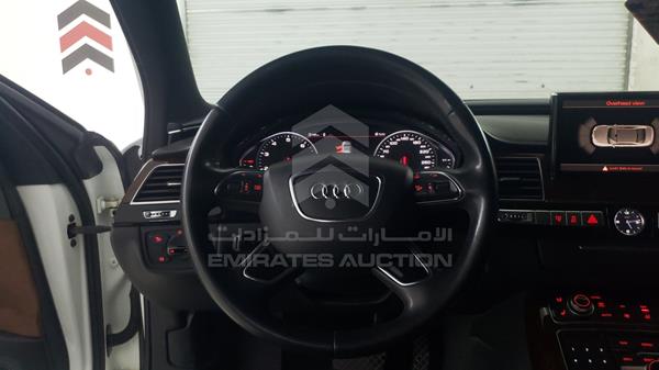 Photo 13 VIN: WAURVB4H0CN020919 - AUDI A8 