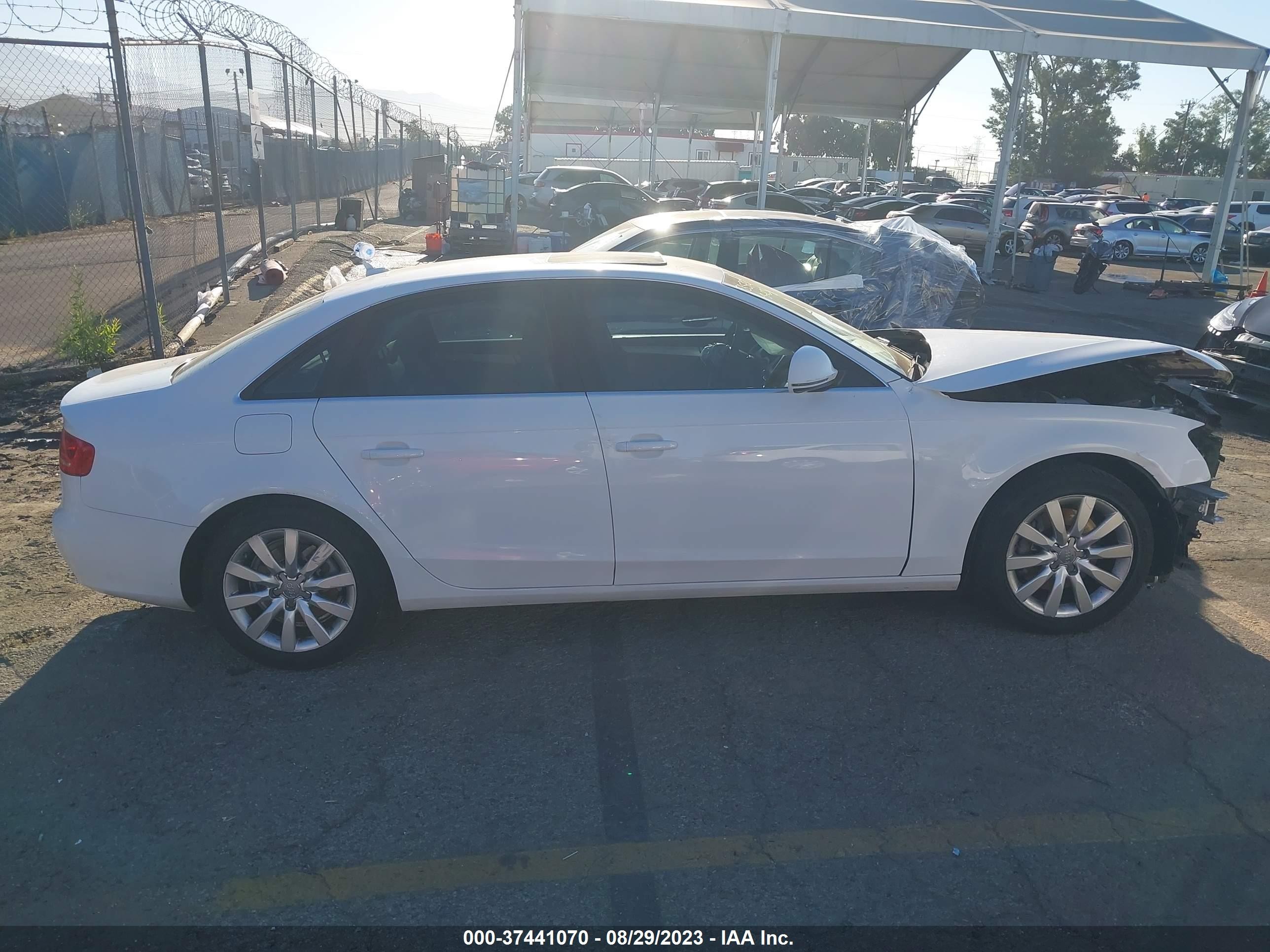 Photo 13 VIN: WAUSF78K19A137989 - AUDI A4 