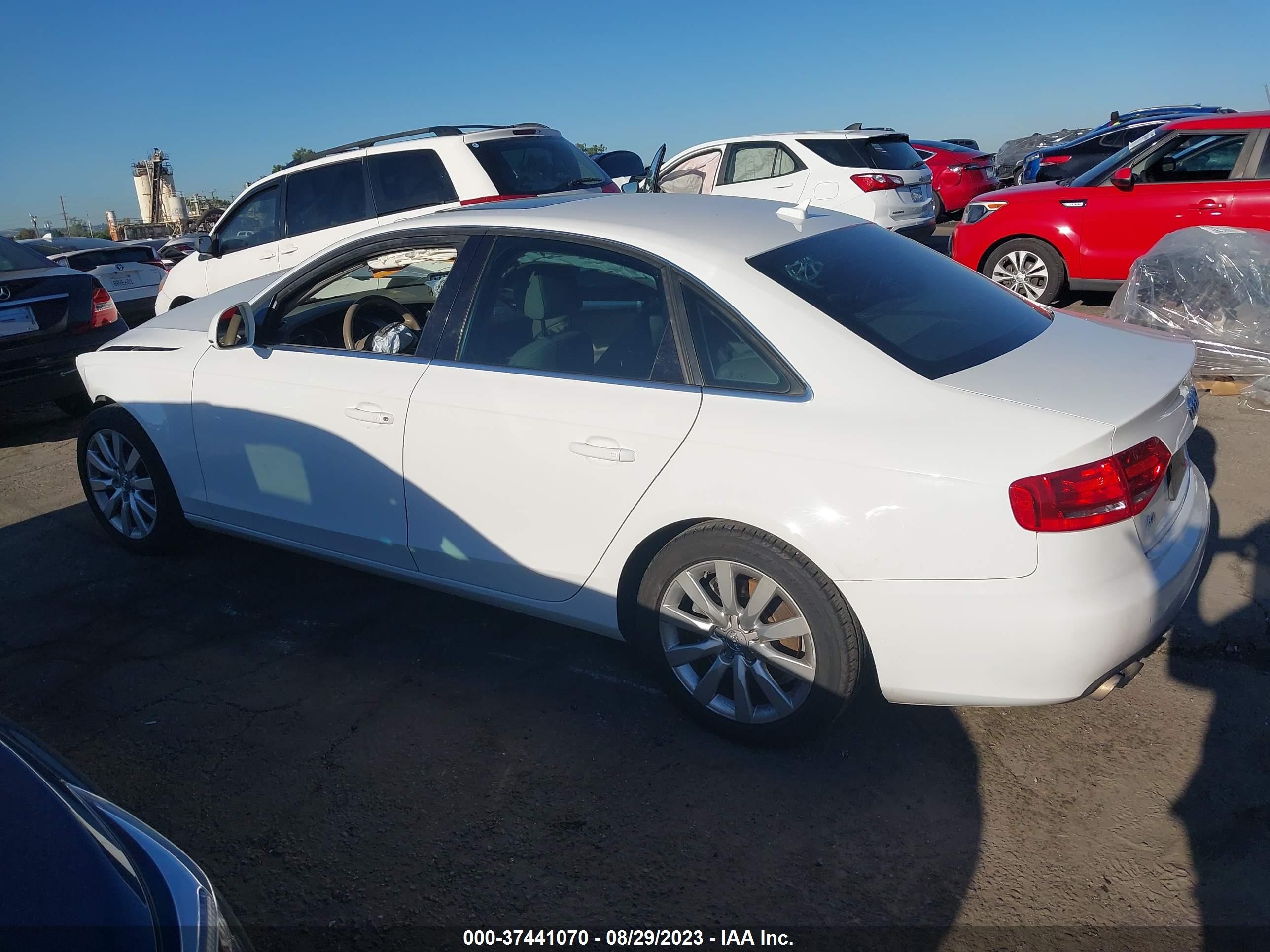 Photo 14 VIN: WAUSF78K19A137989 - AUDI A4 