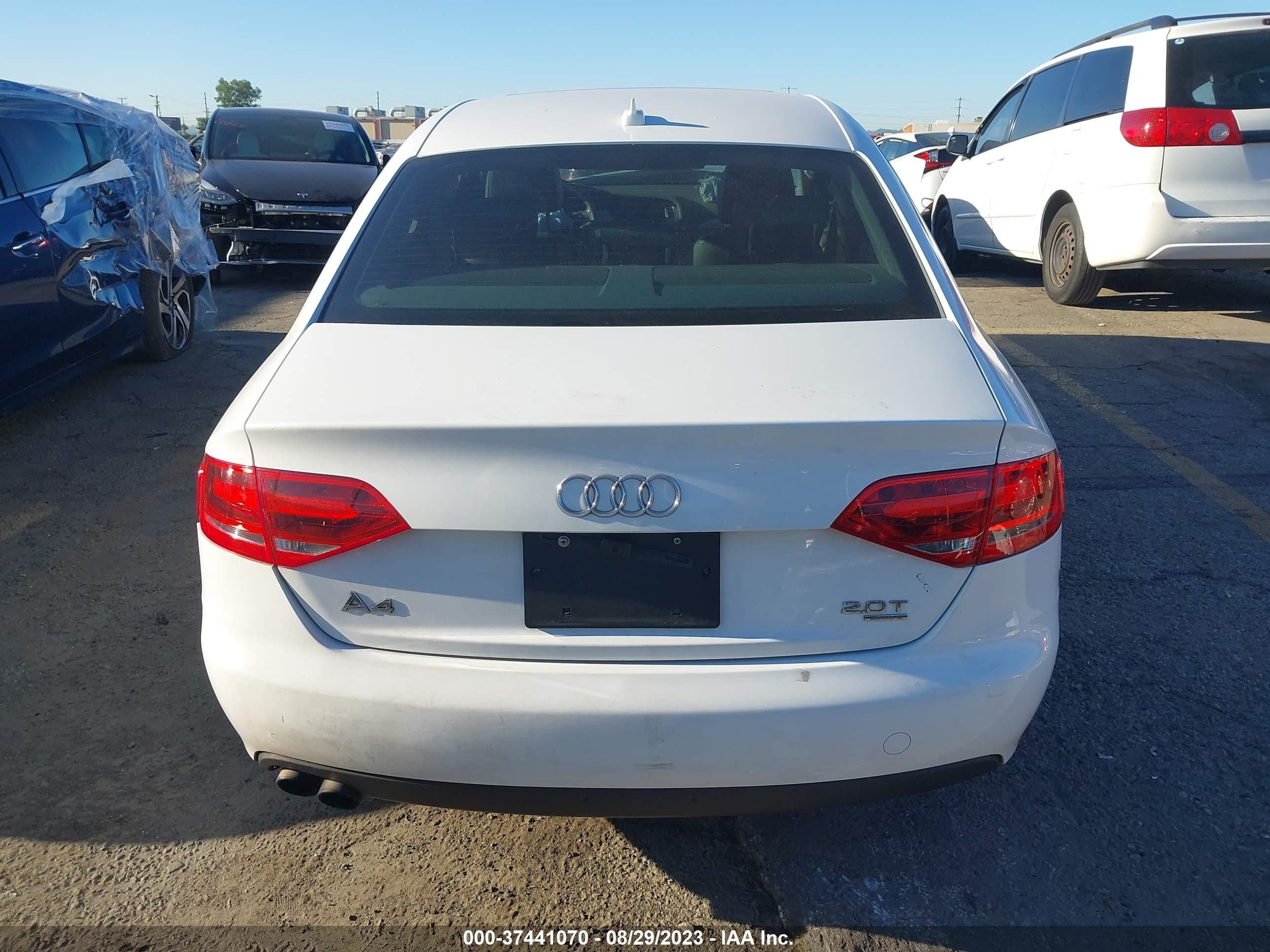 Photo 16 VIN: WAUSF78K19A137989 - AUDI A4 