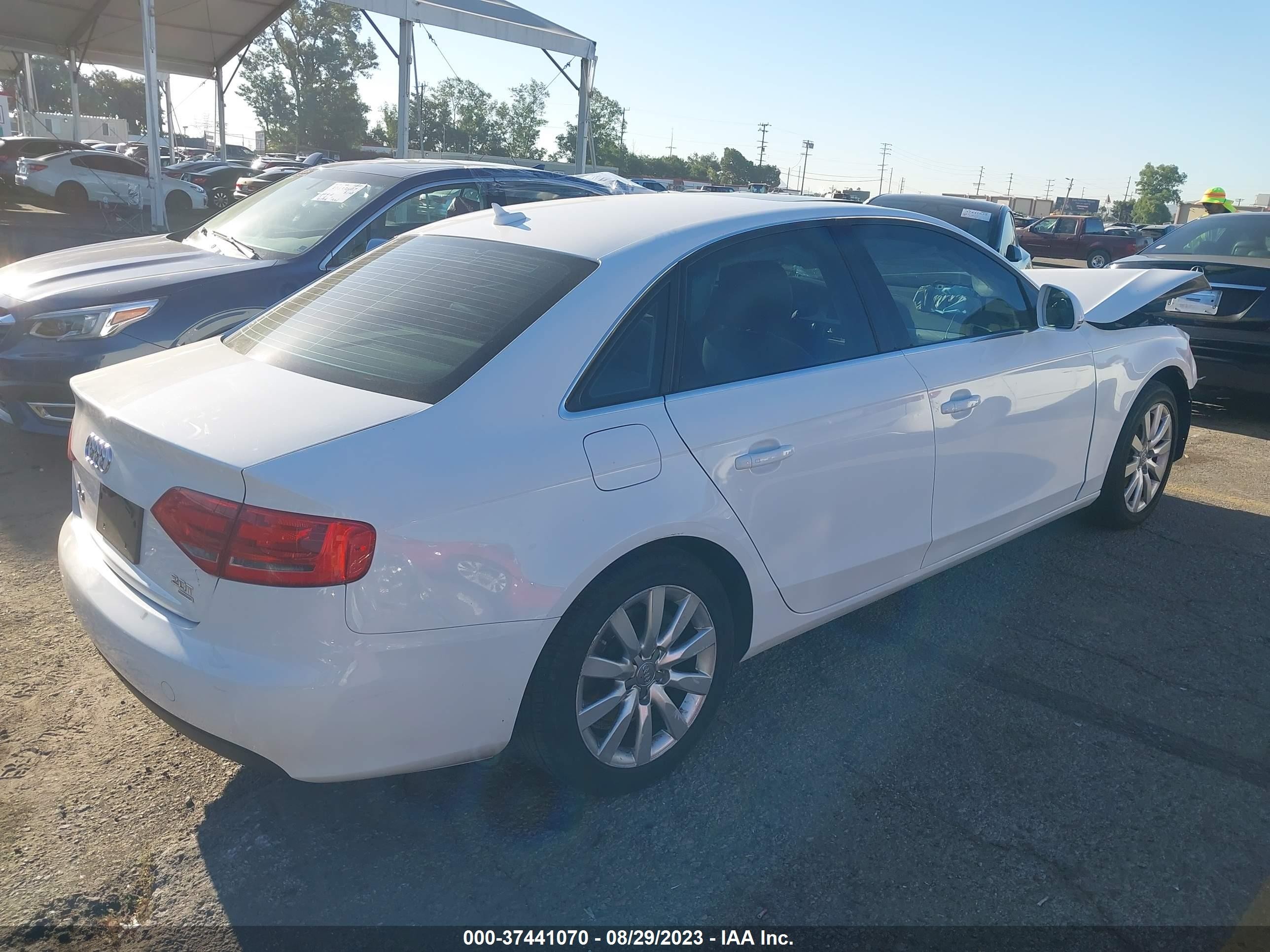 Photo 3 VIN: WAUSF78K19A137989 - AUDI A4 