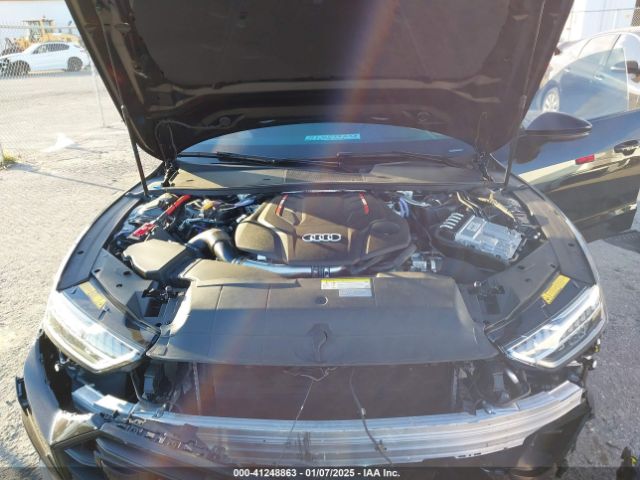 Photo 9 VIN: WAUSFBF25MN011738 - AUDI S7 