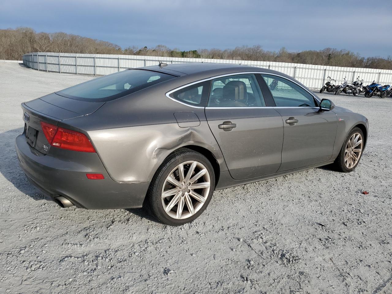 Photo 2 VIN: WAUSGAFC3CN025779 - AUDI A7 