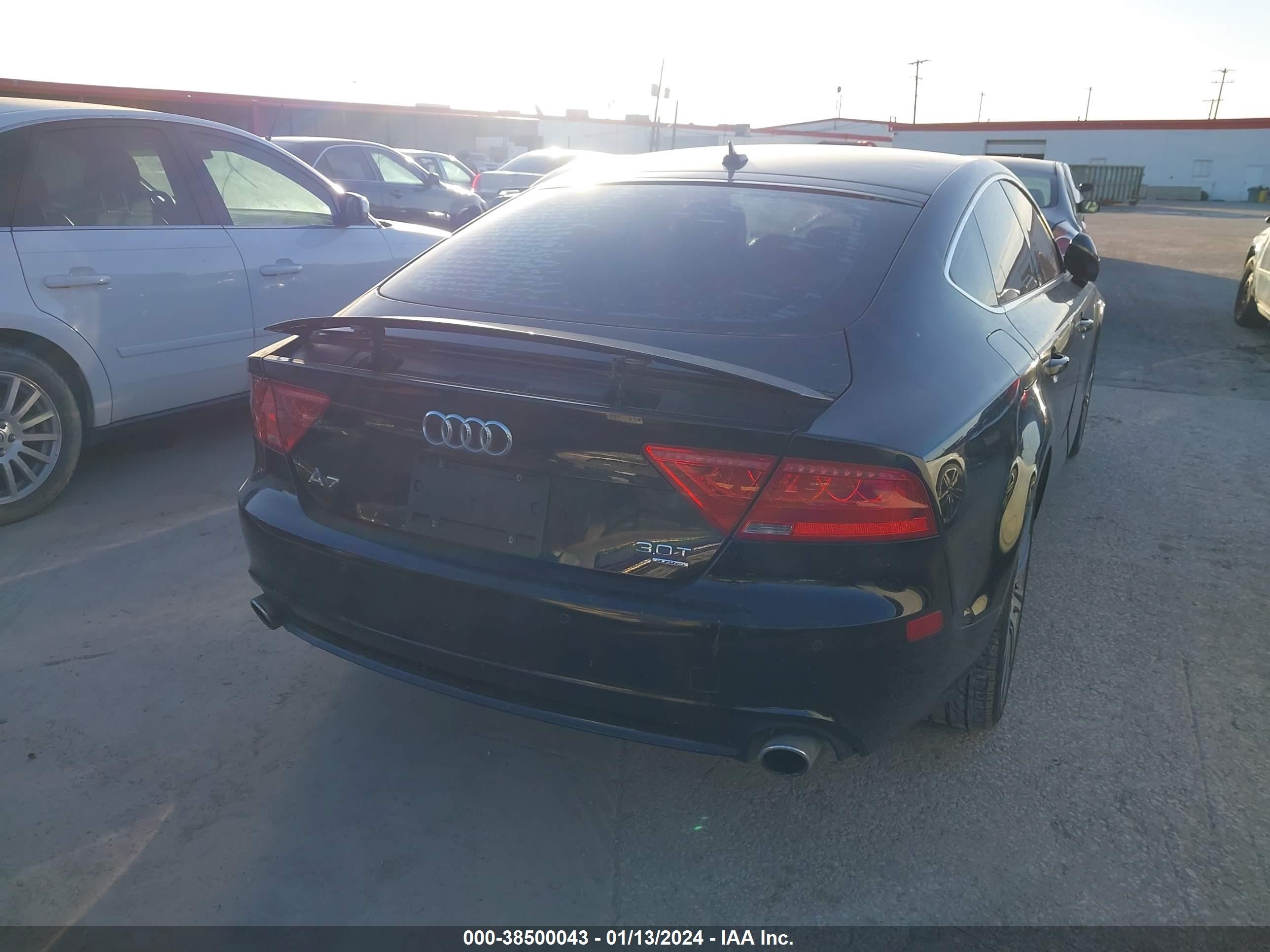 Photo 3 VIN: WAUSGAFC6CN003677 - AUDI A7 