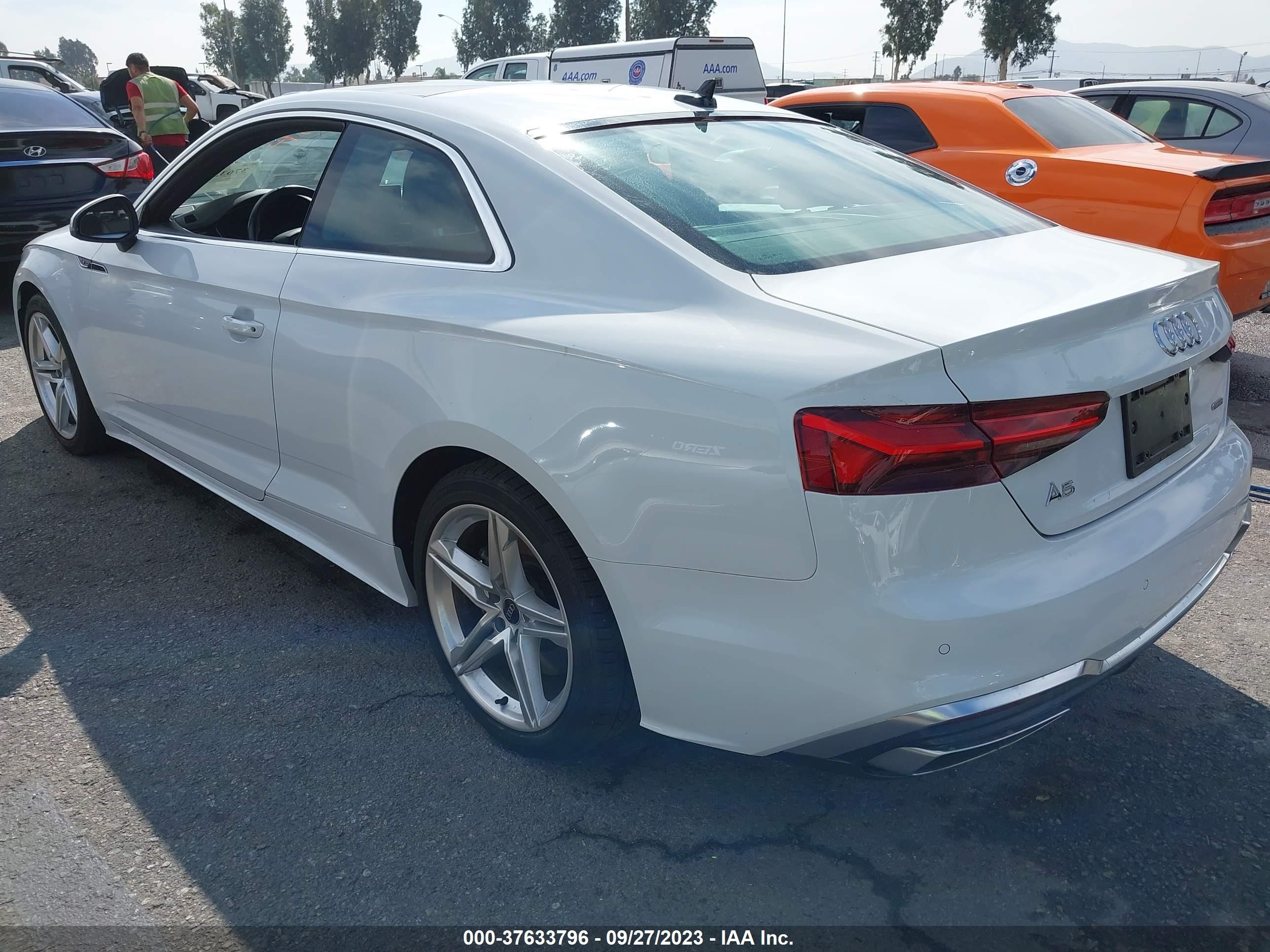 Photo 2 VIN: WAUTAAF50MA054267 - AUDI A5 