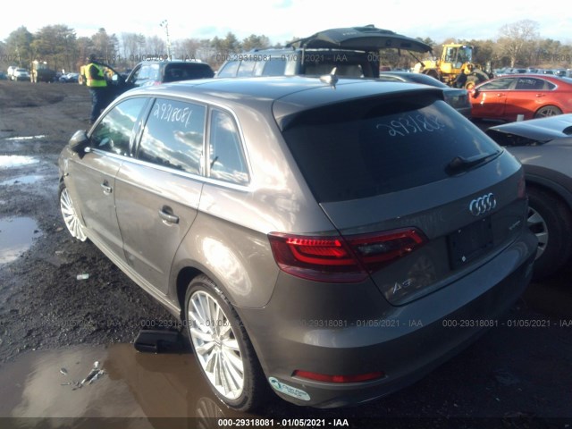 Photo 2 VIN: WAUTPBFF0GA117868 - AUDI A3 