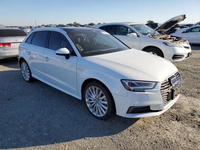 Photo 3 VIN: WAUTPBFF1HA147933 - AUDI A3 E-TRON 