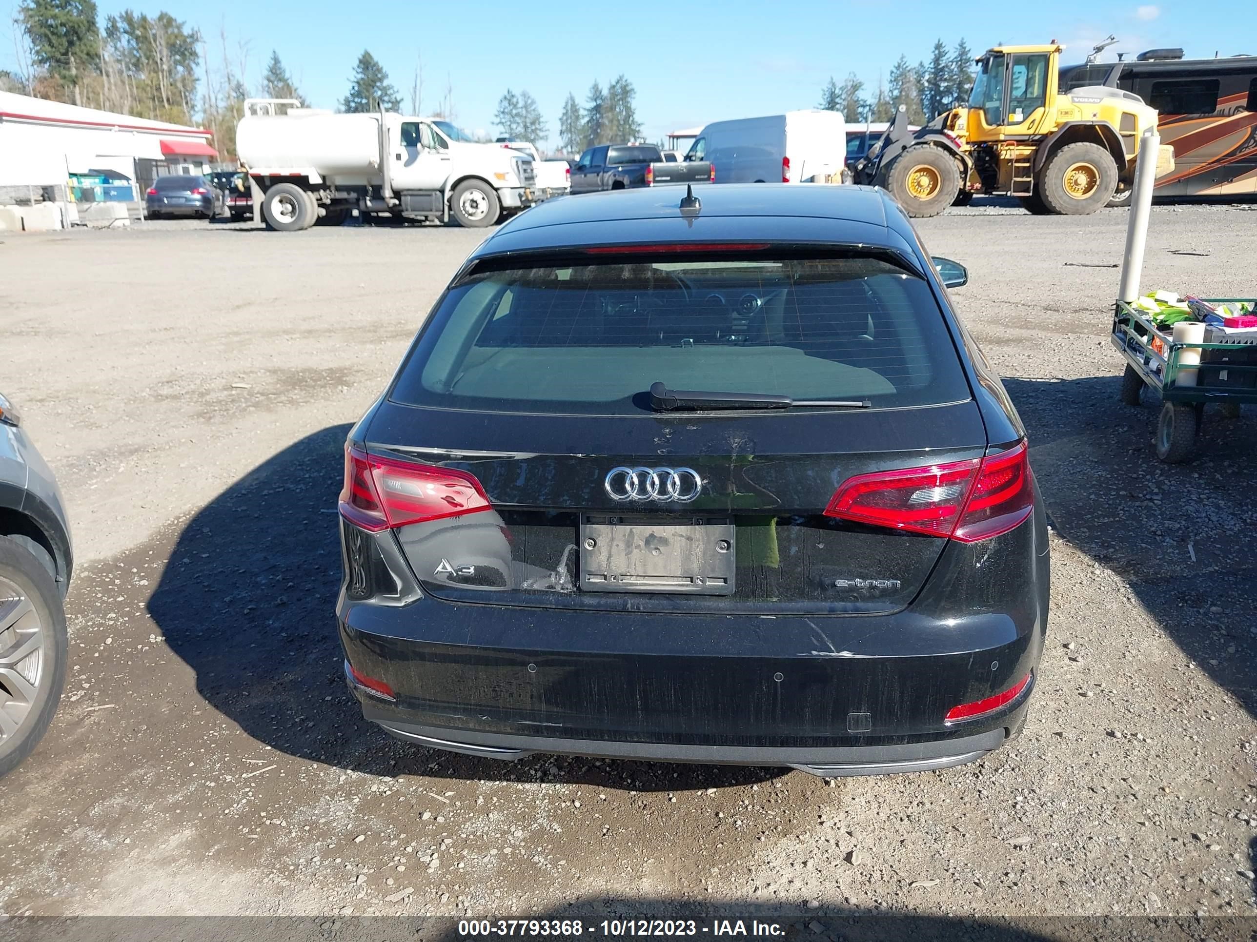 Photo 16 VIN: WAUTPBFF3GA121946 - AUDI A3 