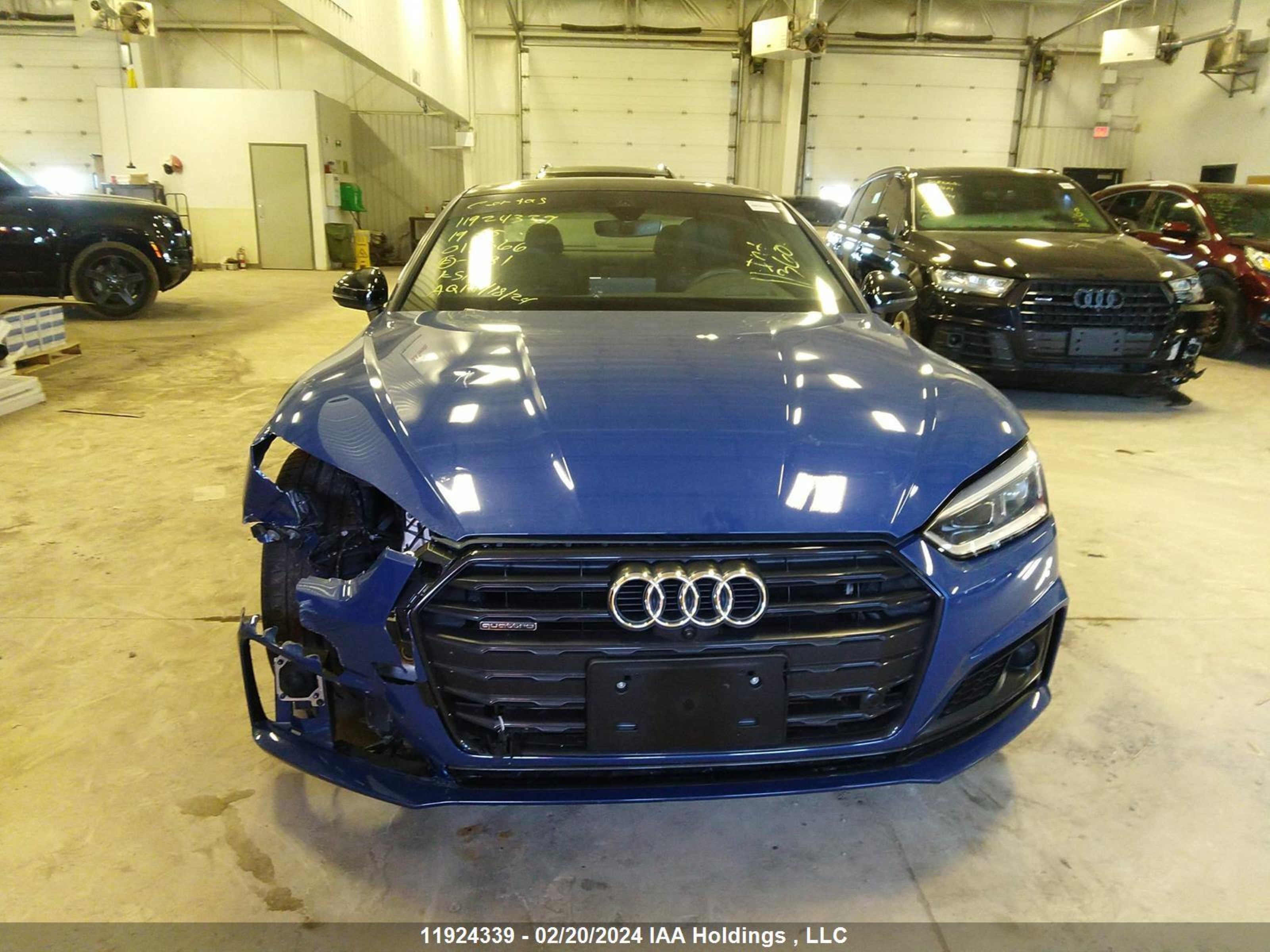 Photo 11 VIN: WAUUNAF5XKA011366 - AUDI A5 