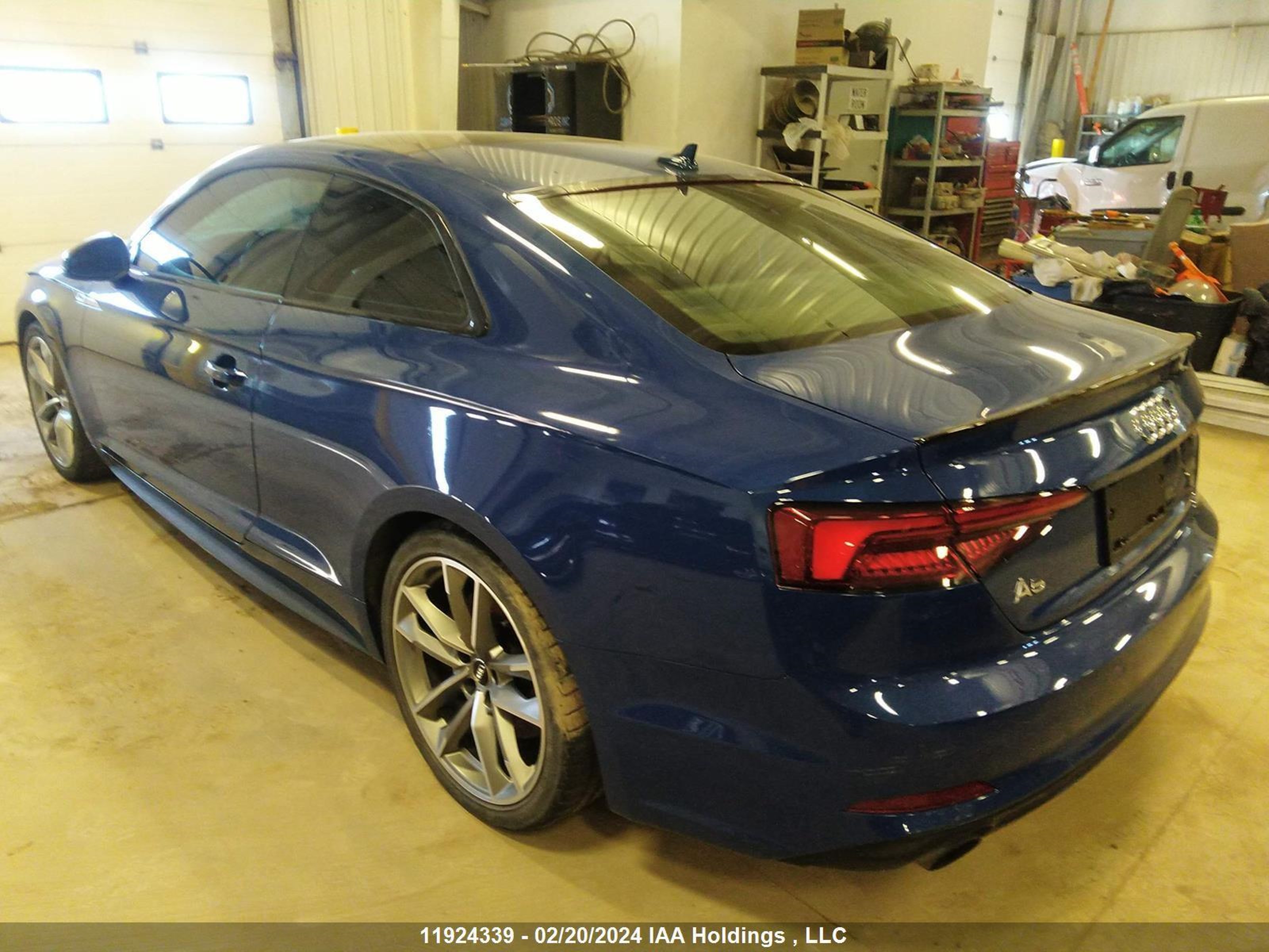 Photo 2 VIN: WAUUNAF5XKA011366 - AUDI A5 