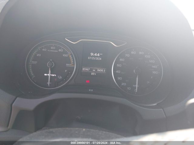 Photo 6 VIN: WAUUPBFF0HA082920 - AUDI A3 