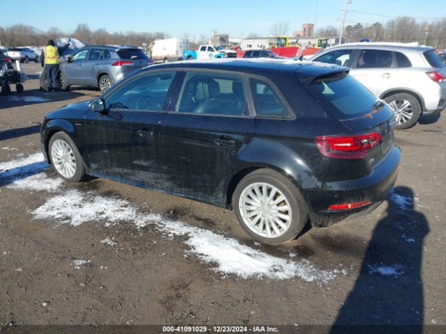 Photo 2 VIN: WAUUPBFF1GA129483 - AUDI A3 